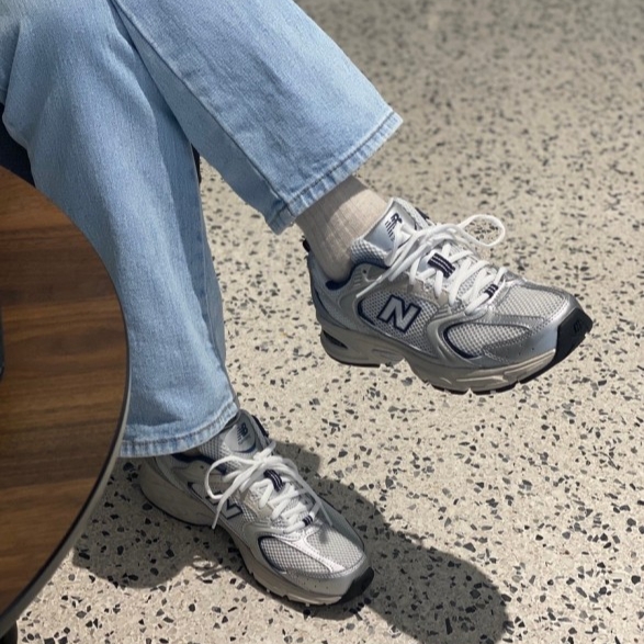 New Balance 530 Steel Grey 착용 스타일