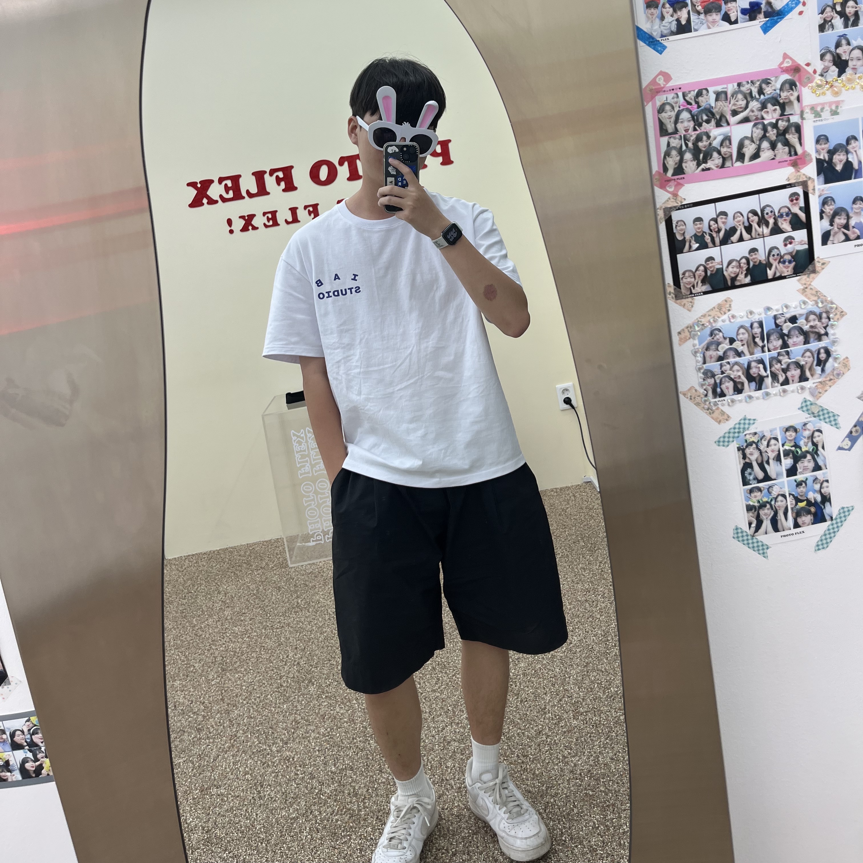 IAB Studio T-Shirt White Navy - 22FW, Nike Air Force 1 '07 Low White 착용 스타일