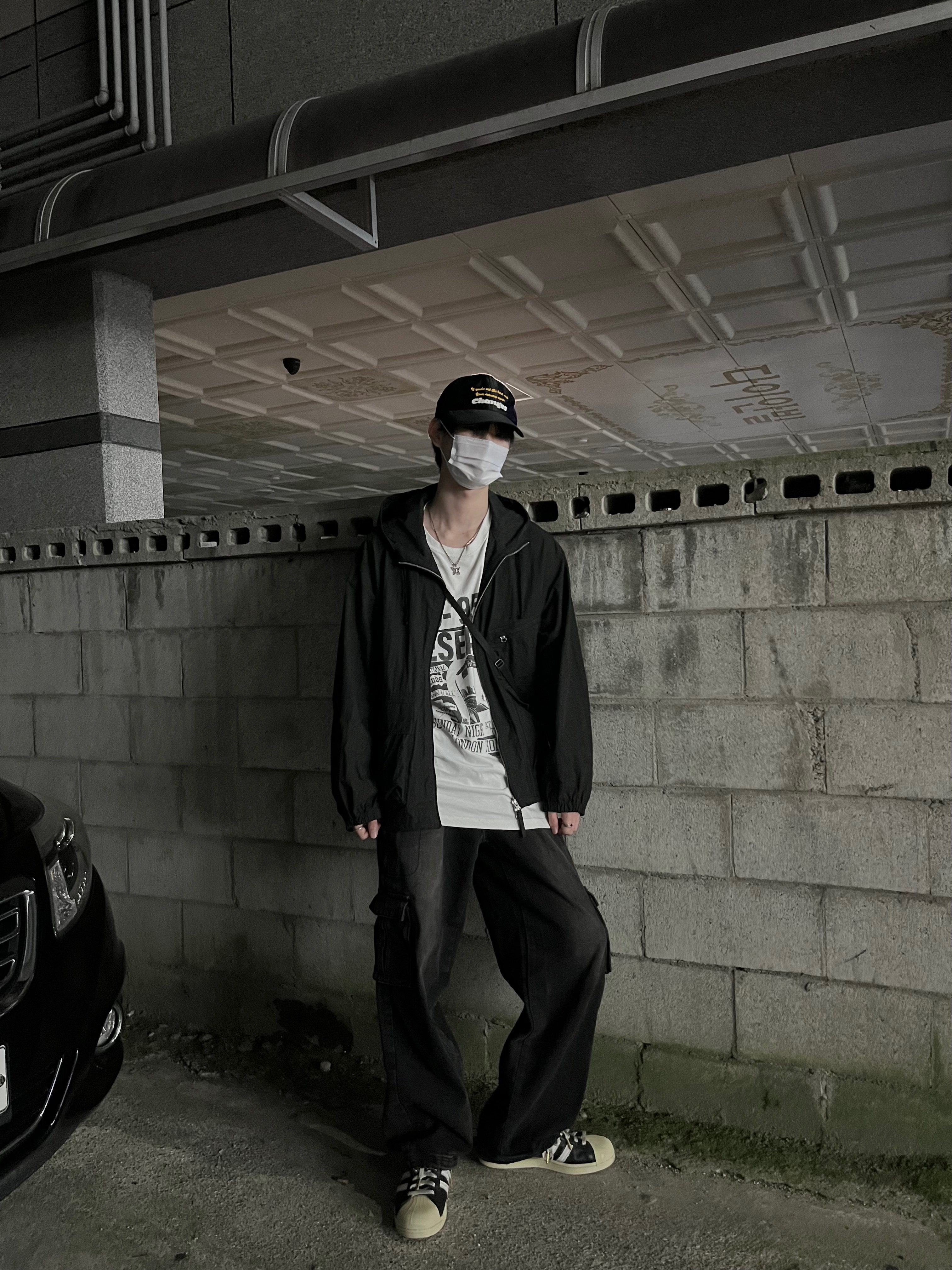 Adidas Superstar Premium Black White 착용 스타일
