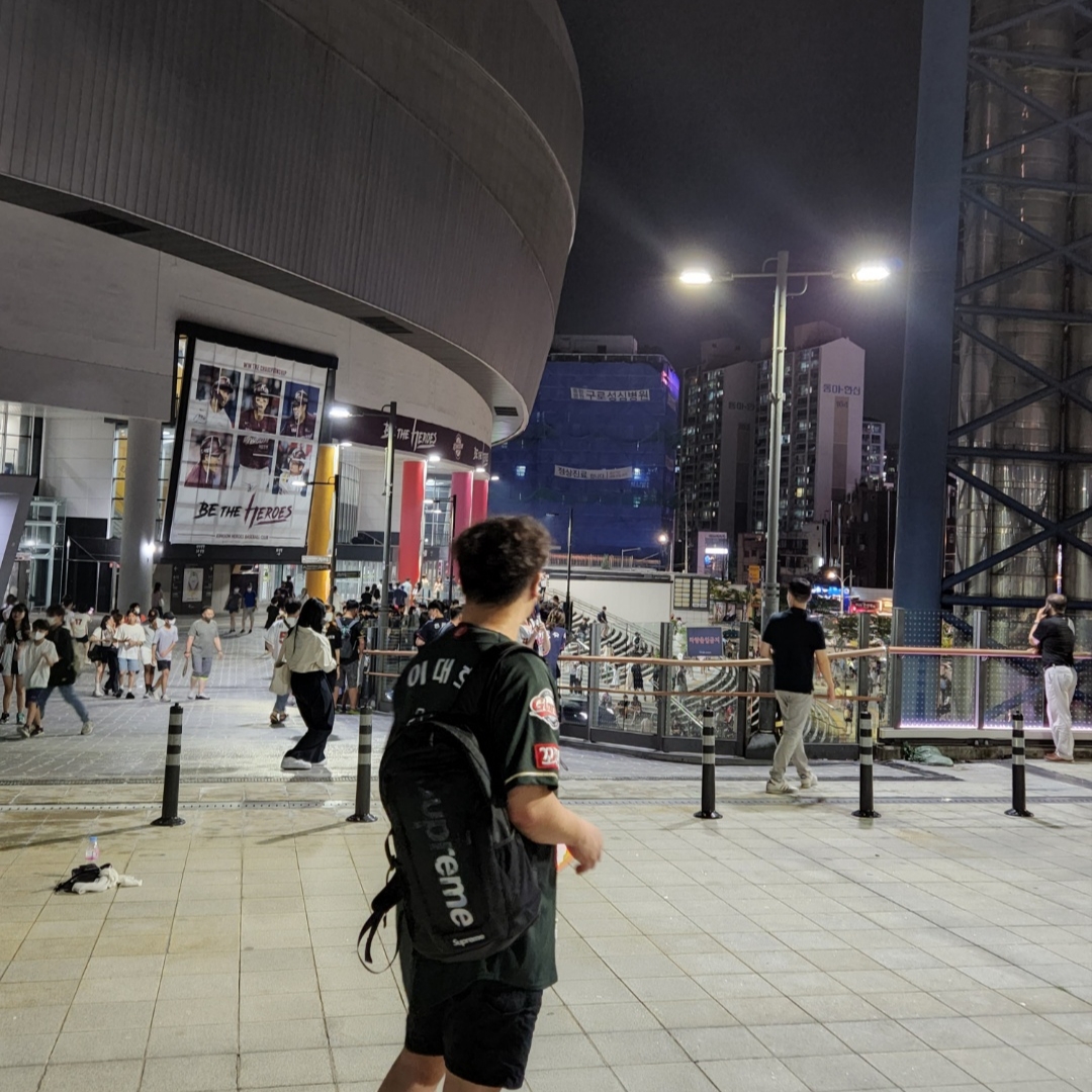 Supreme Backpack Black - 21SS 착용 스타일