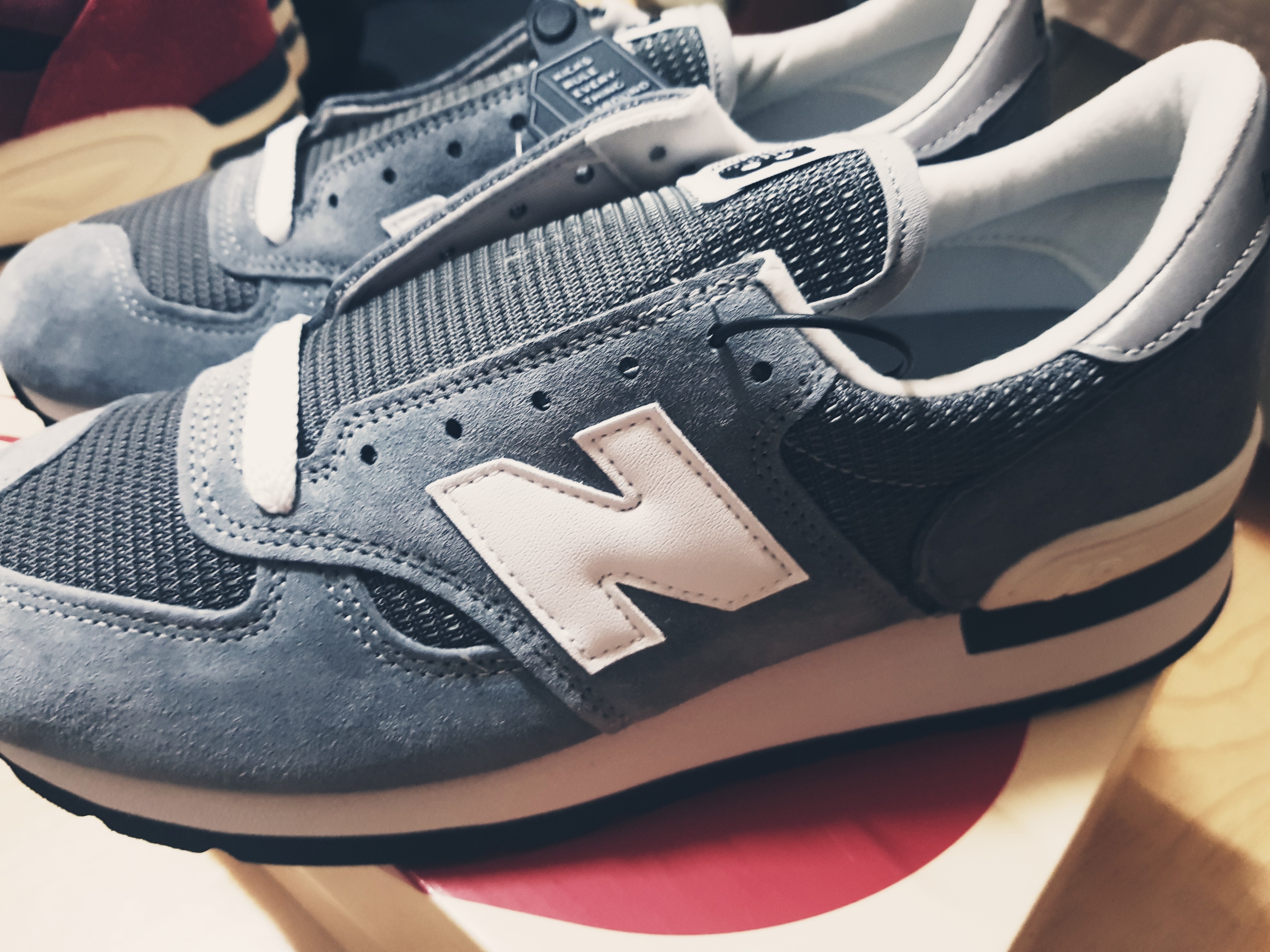 New Balance 990v1 Made in USA Grey White, New Balance 990v1 Made in USA Marblehead Incense 착용 스타일 - 2