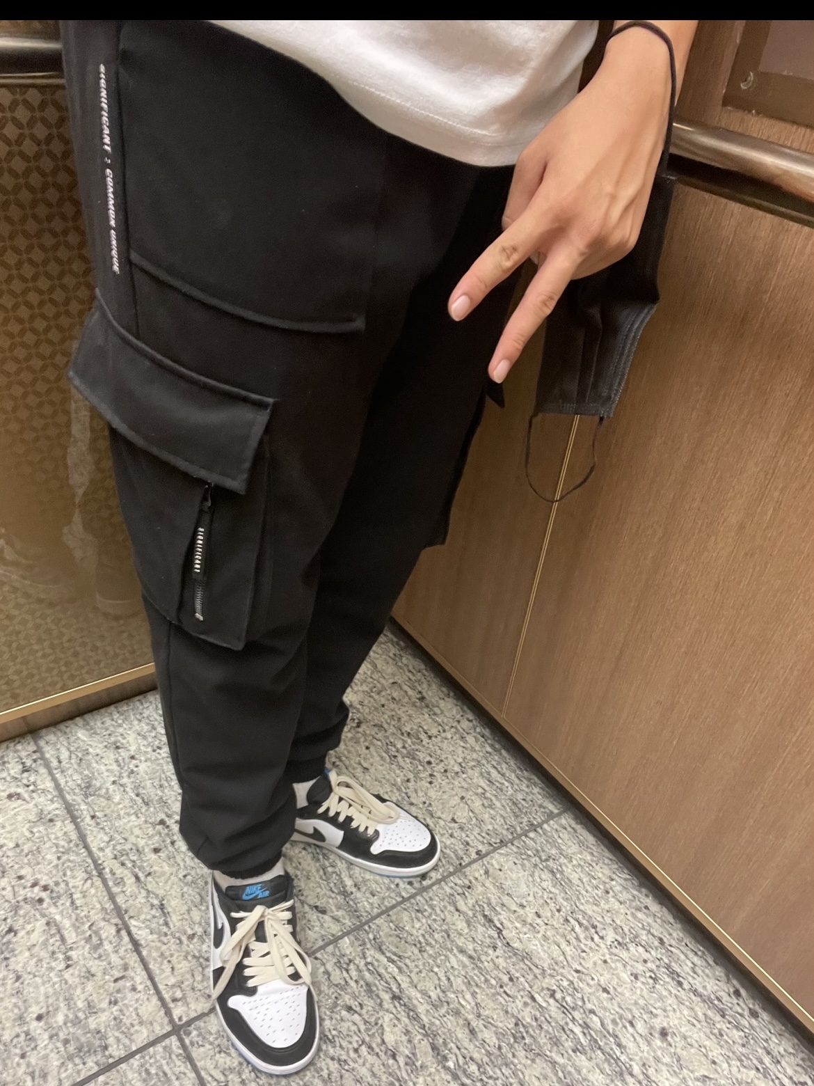 Jordan 1 Retro Low OG Black and Dark Powder Blue 착용 스타일