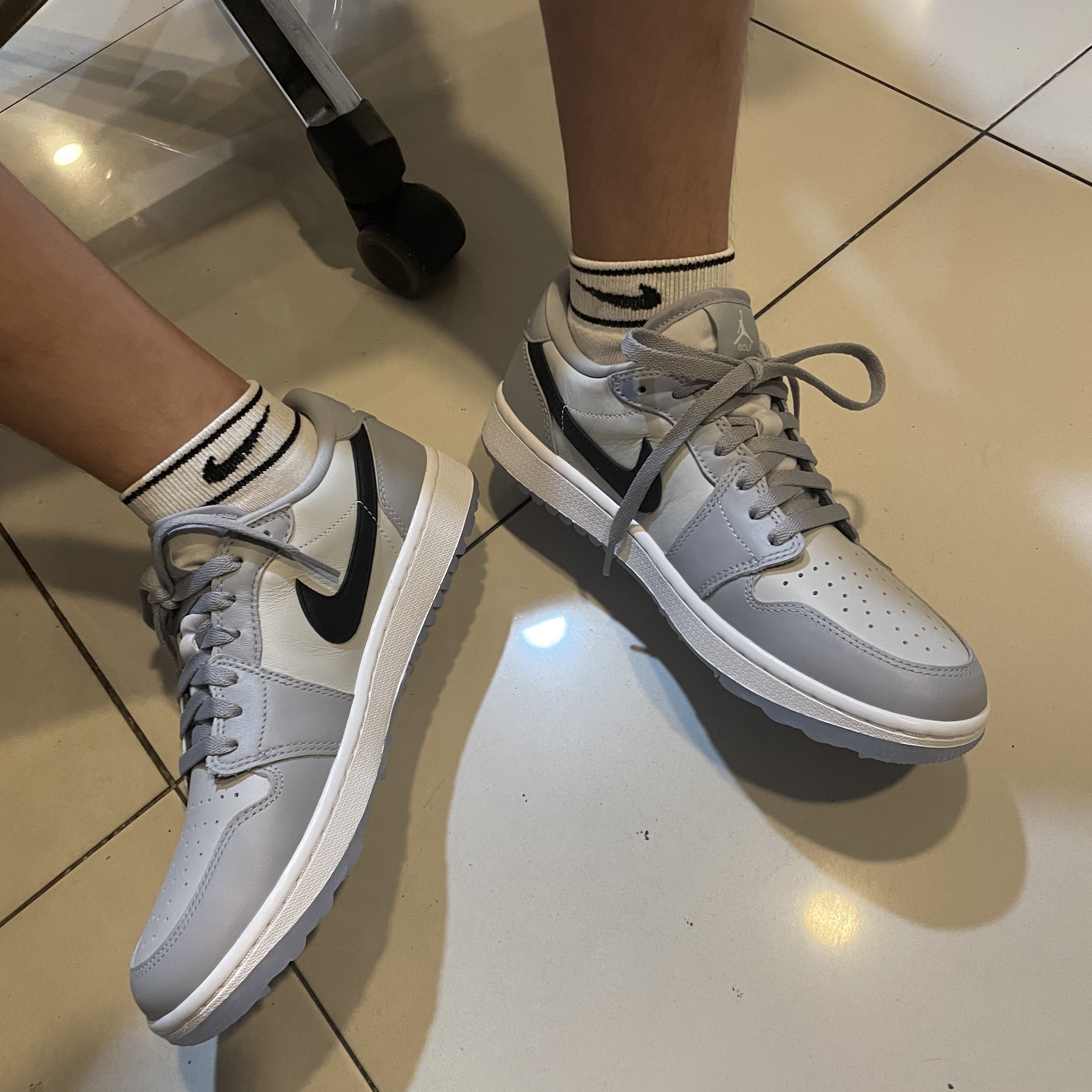 Jordan 1 Low Golf Wolf Grey 착용 스타일