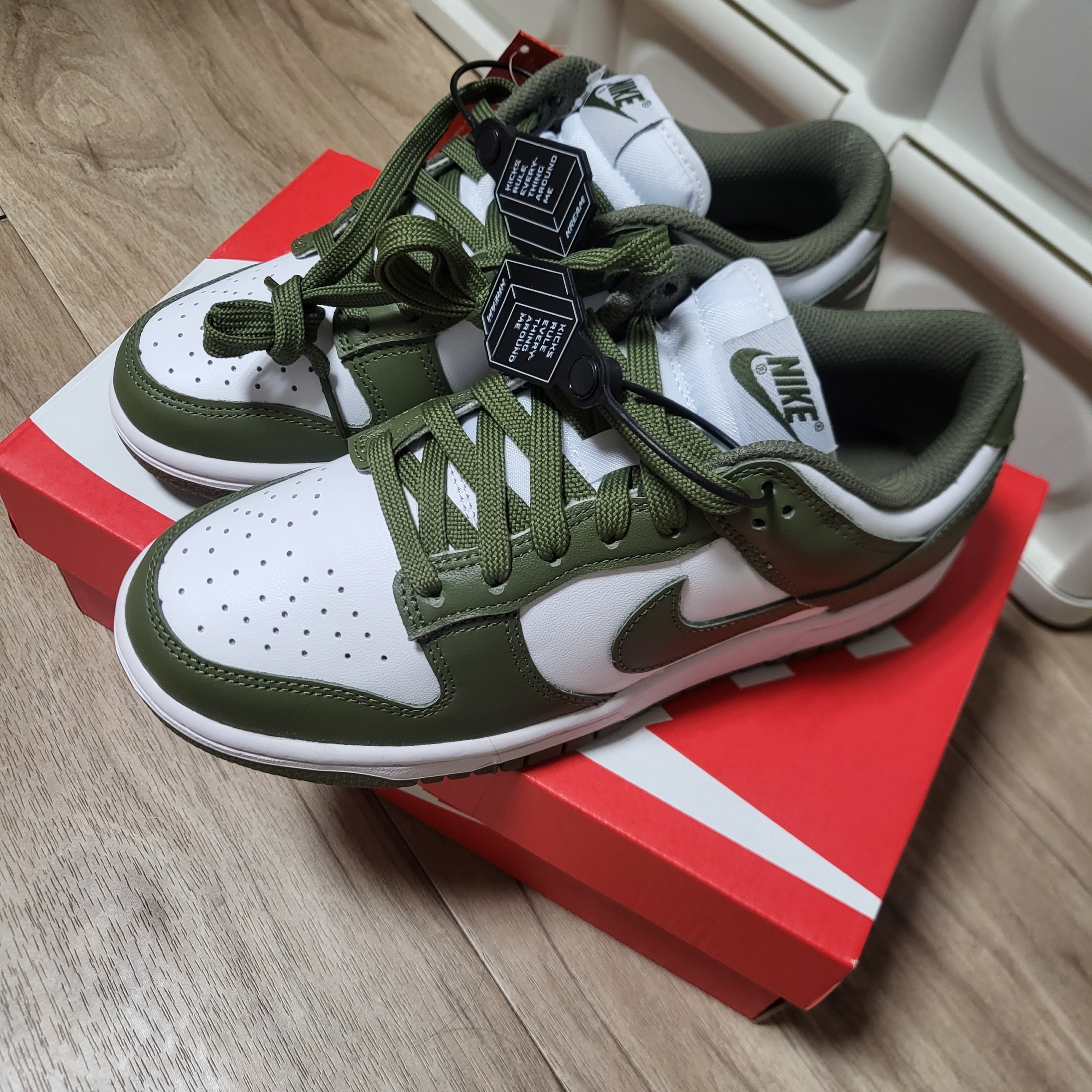 (W) Nike Dunk Low Medium Olive 착용 스타일