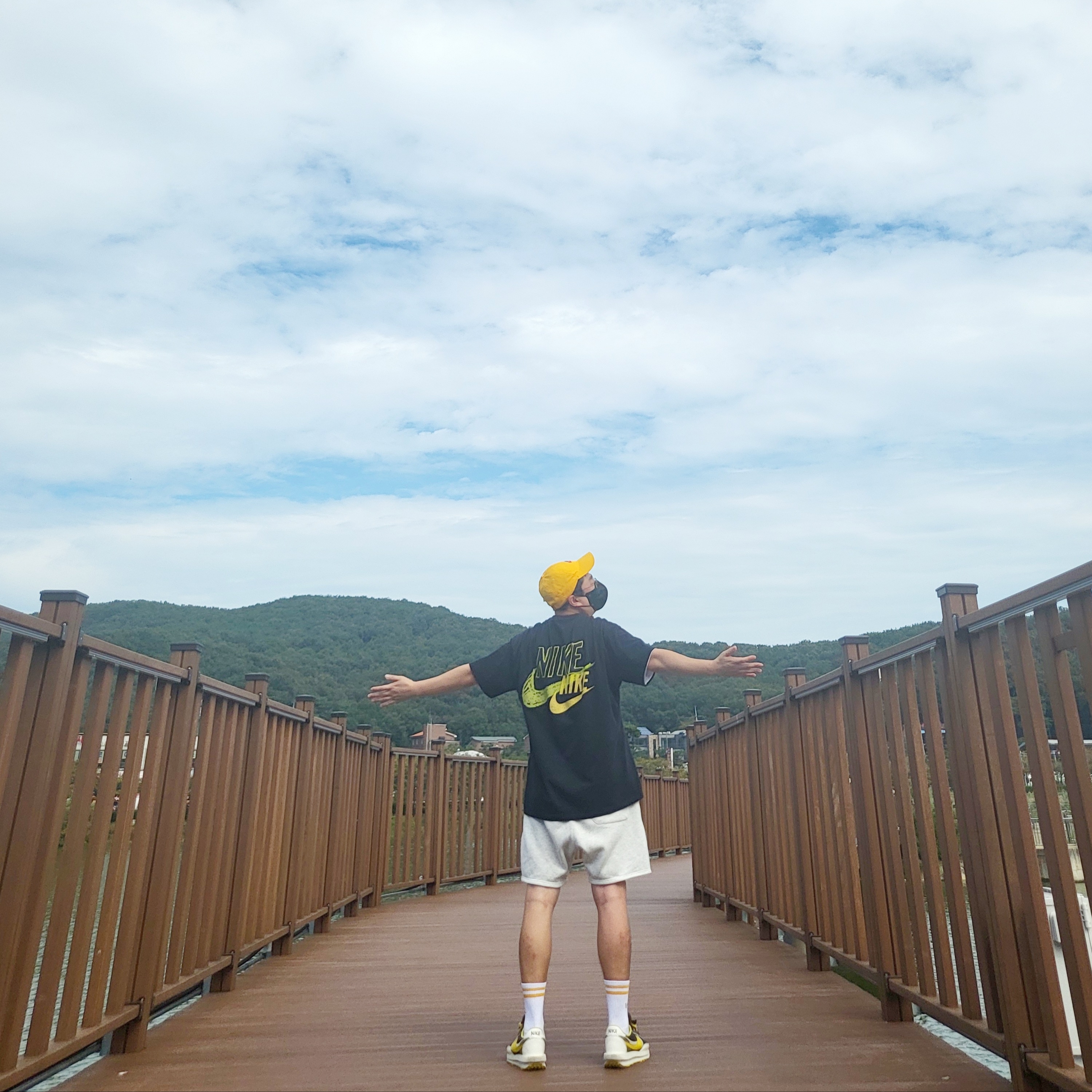 Nike M NRG Dunk '85 T-Shirt Black - US/EU, Essentials Sweatshorts Oatmeal - 21SS 착용 스타일 - 3