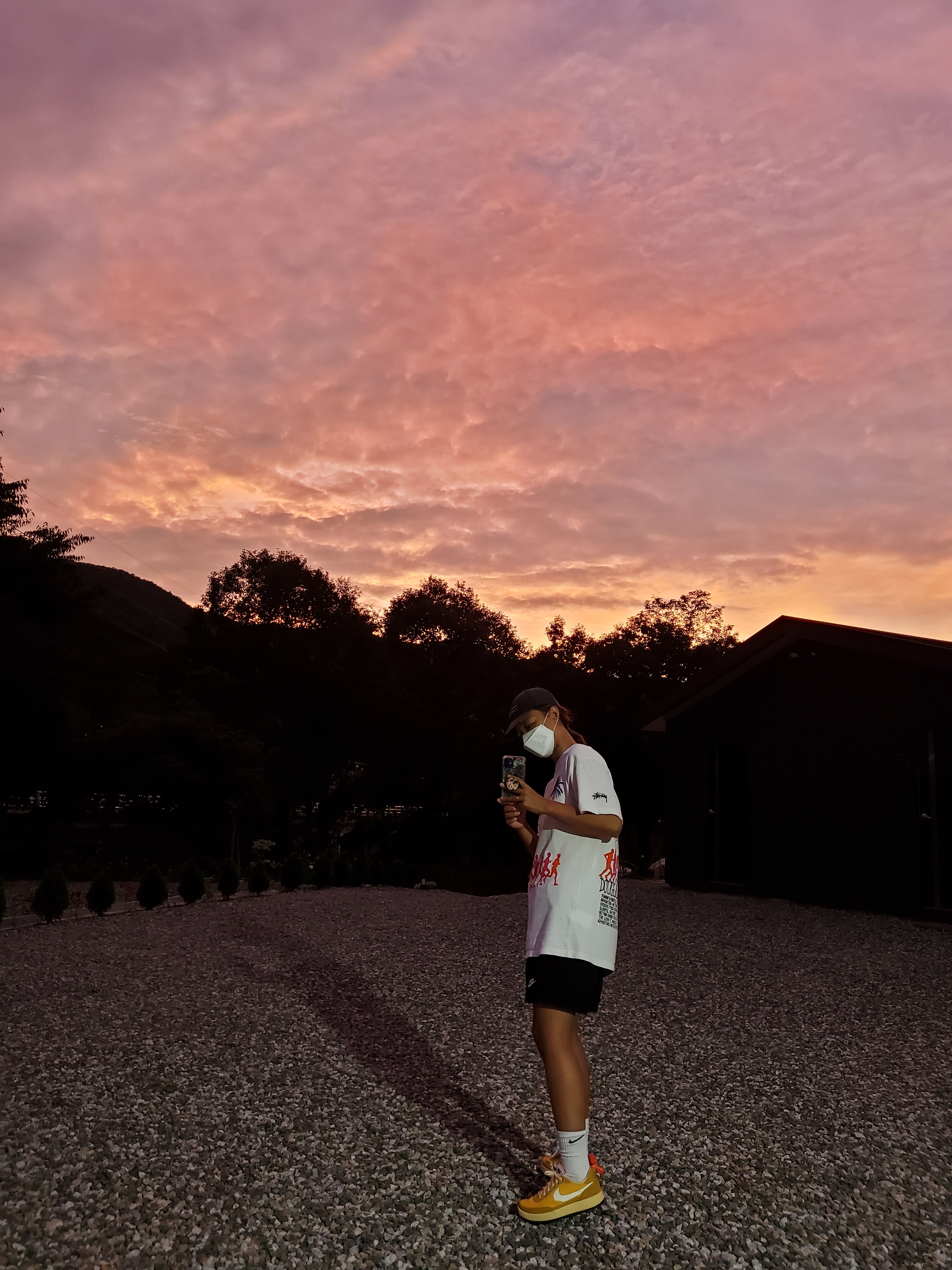 Helinox x LMC 6-Panel Cap, Nike x Stussy Douglas Firs to Palm Trees T-Shirt - US/EU 착용 스타일