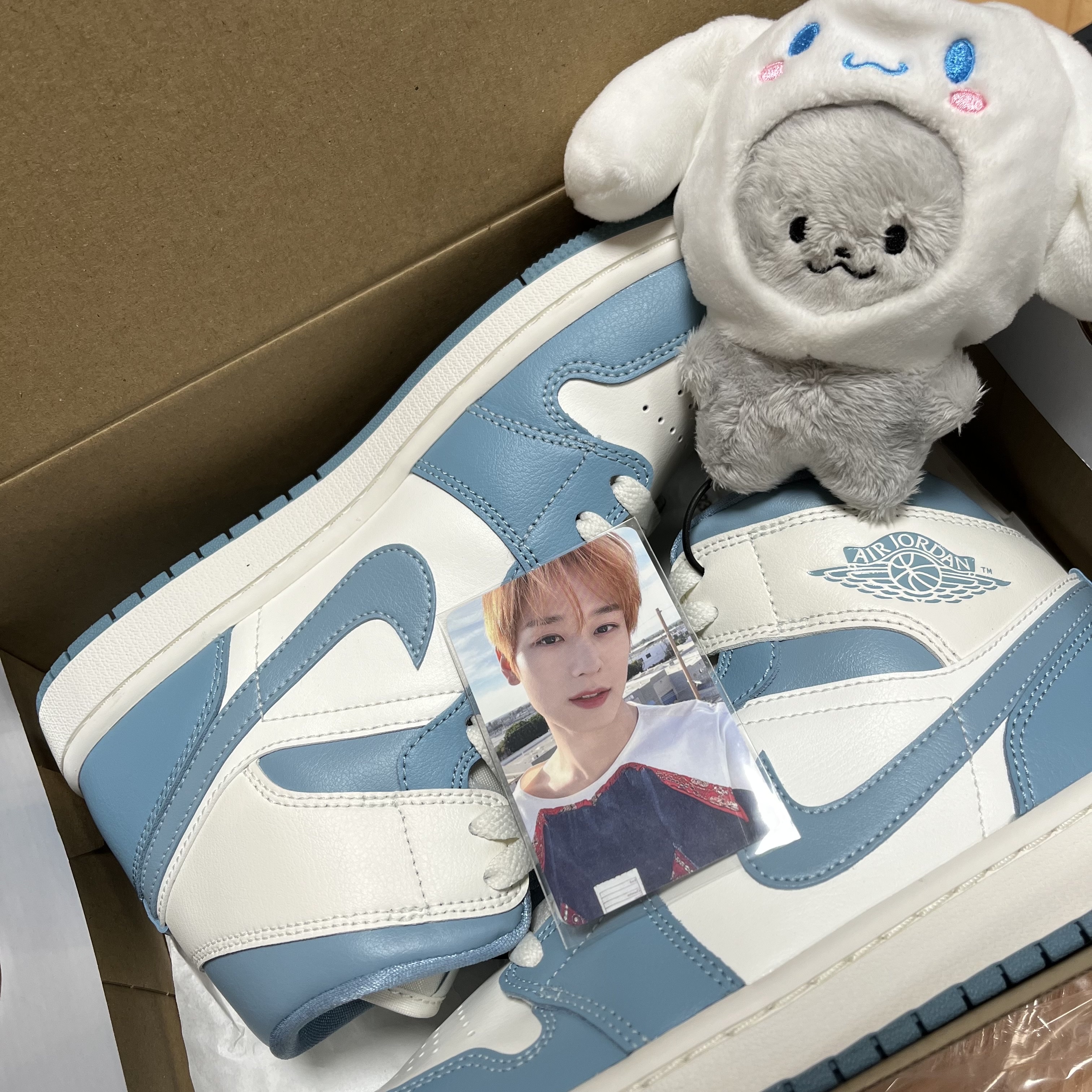 (W) Jordan 1 Mid Sail and Worn Blue 착용 스타일