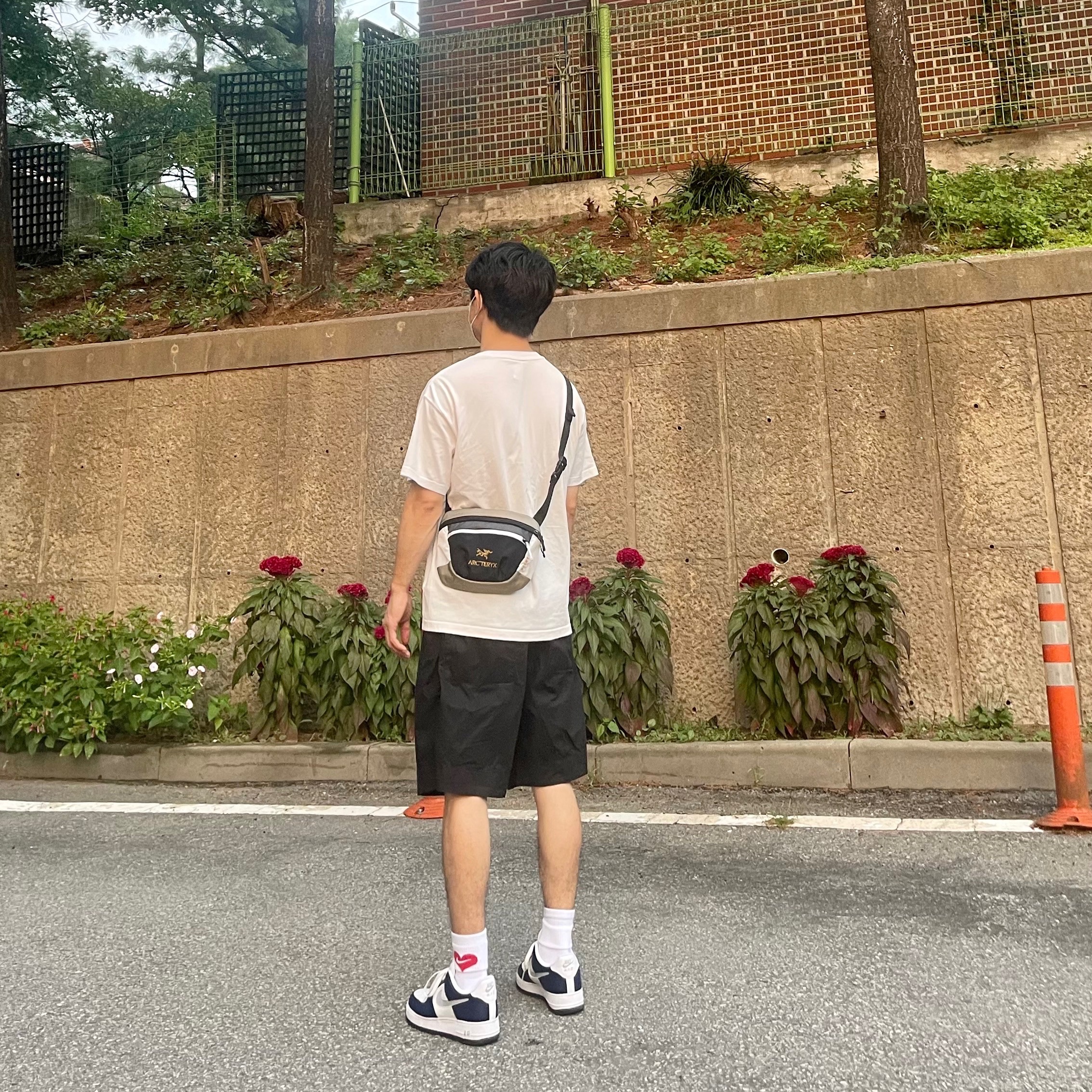 Nike x Stussy WT T-Shirt White - Asia, Nike Air Force 1 '07 Cut Out Swoosh Midnight Navy 착용 스타일 - 2
