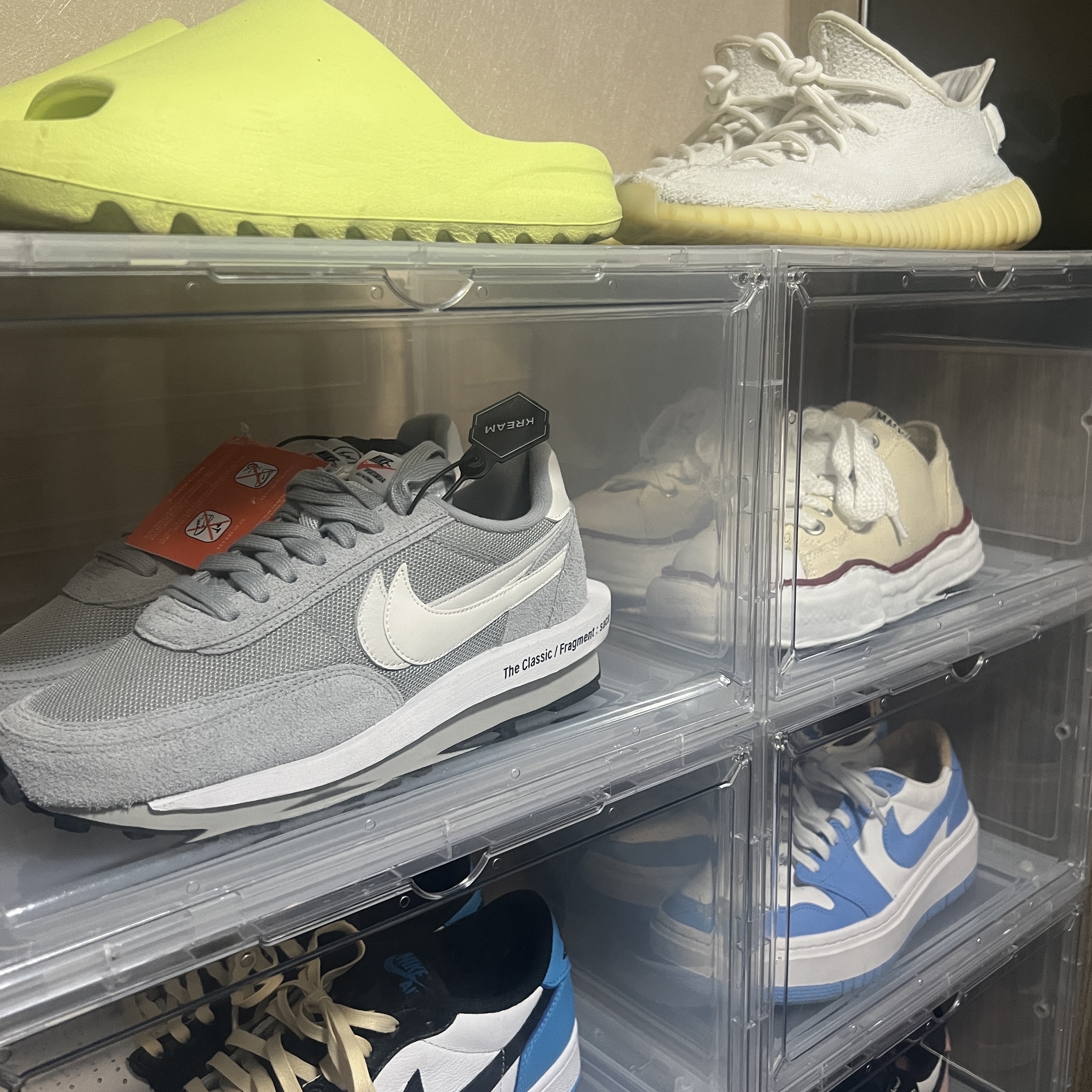 Adidas Yeezy Slide Glow Green 2022/2023, Adidas Yeezy Boost 350 V2 Cream/Triple White 착용 스타일