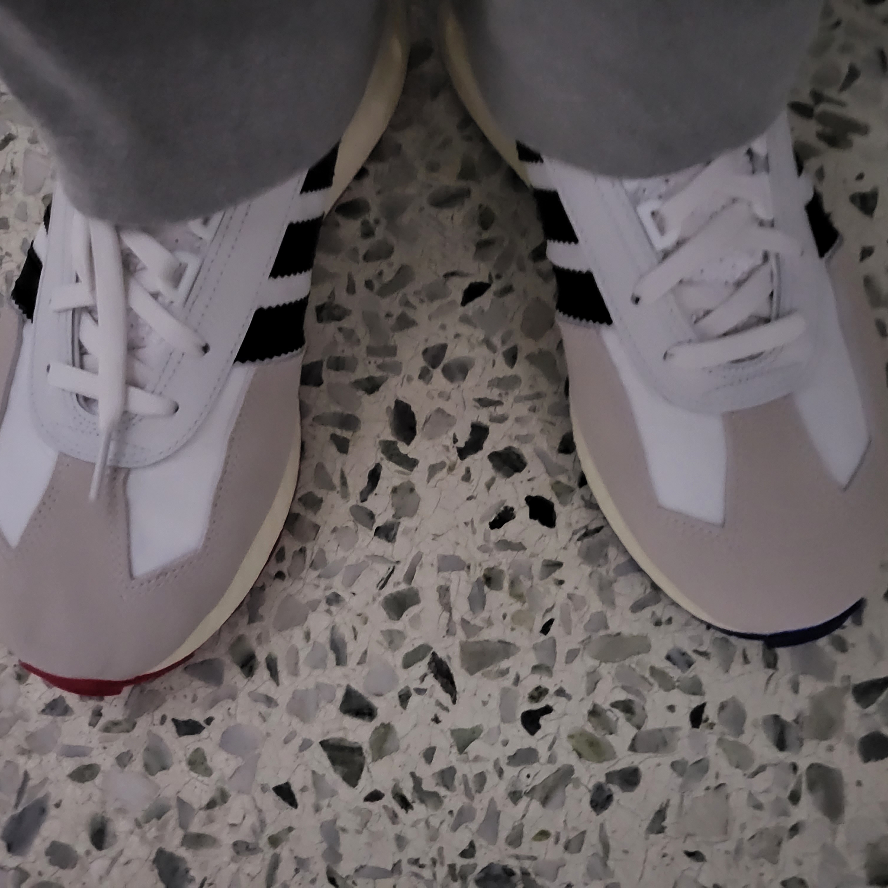 Adidas Retropy E5 White 착용 스타일 - 5