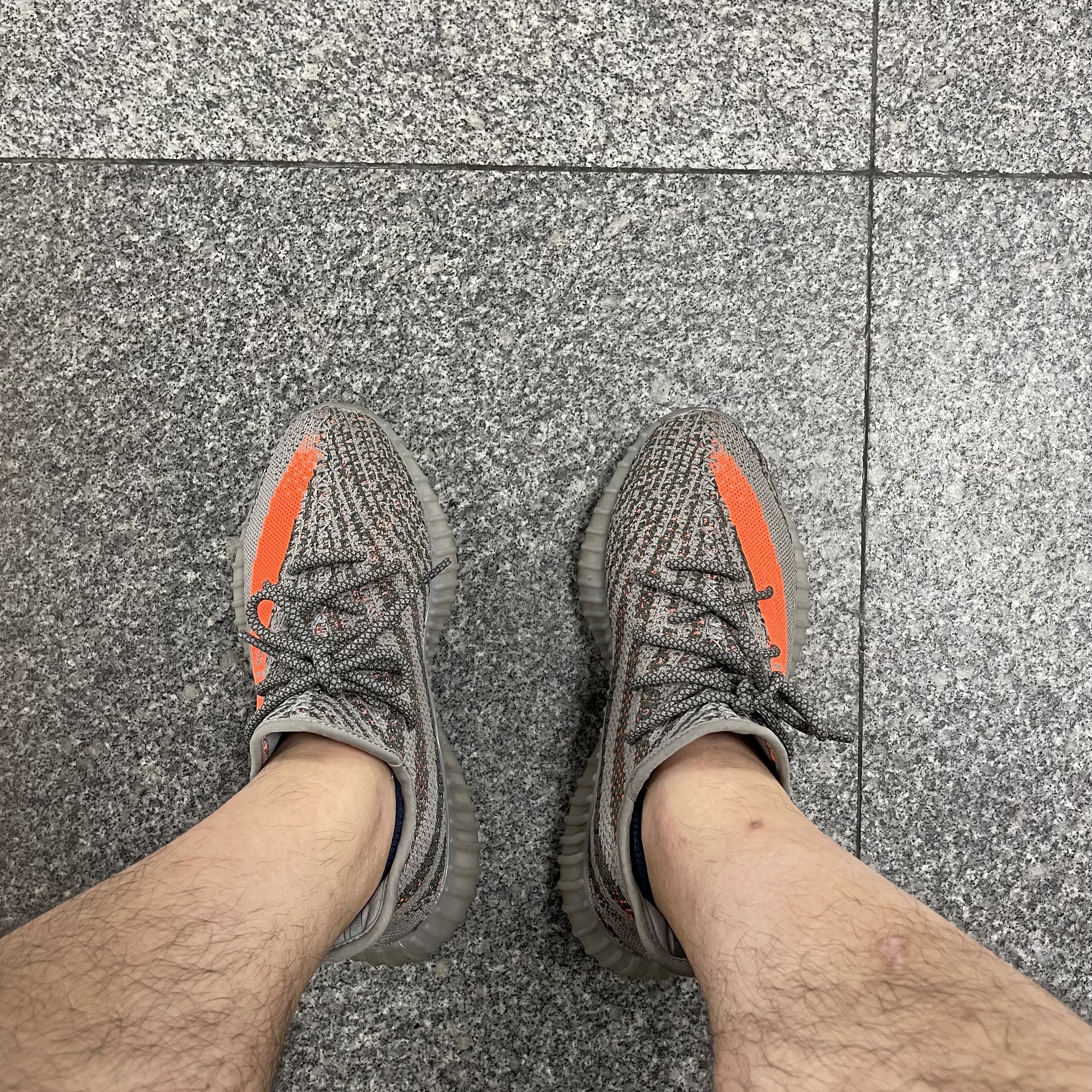 Adidas Yeezy Boost 350 V2 Beluga - Reflective 착용 스타일