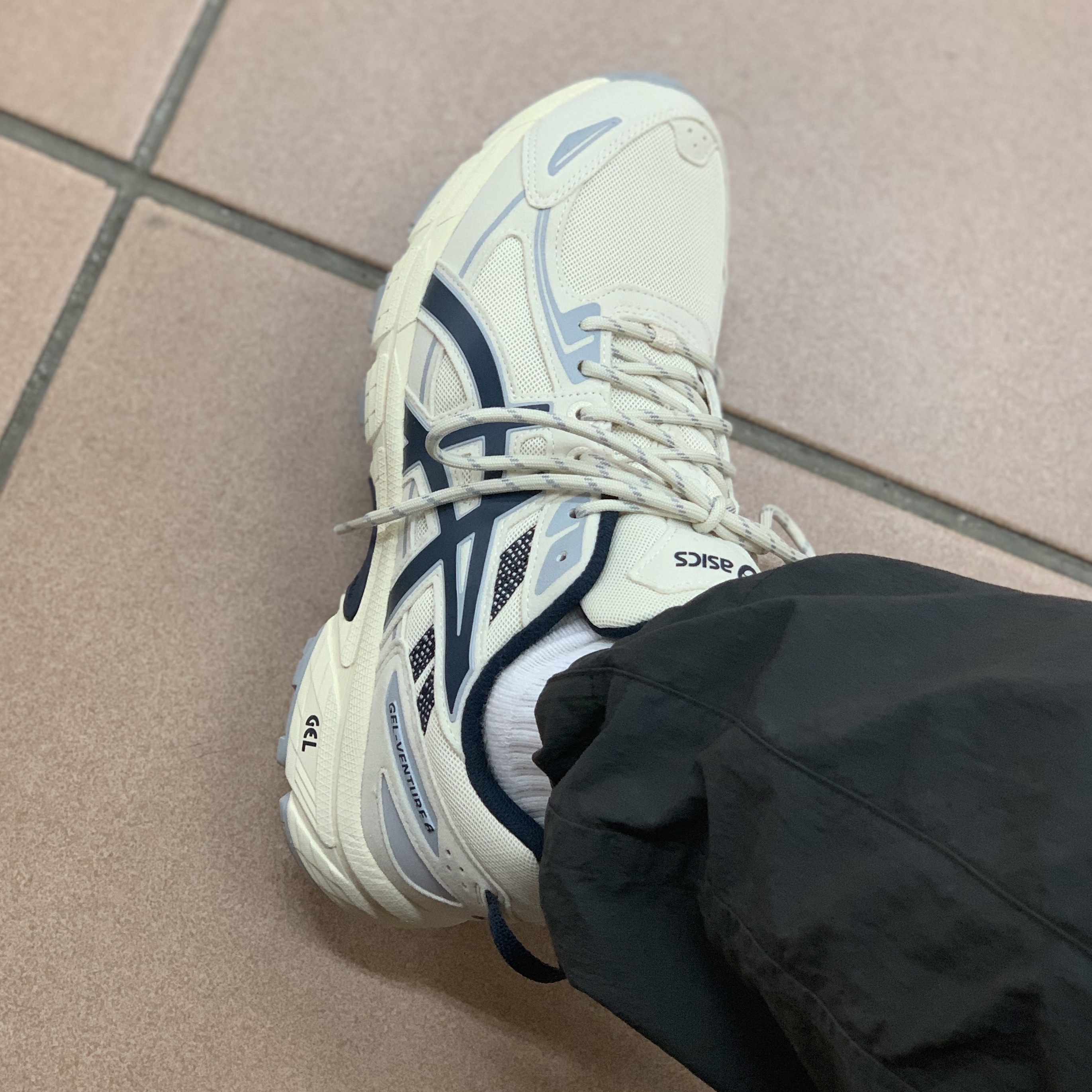 Asics Gel-Venture 6 SPS Birch French Blue 착용 스타일