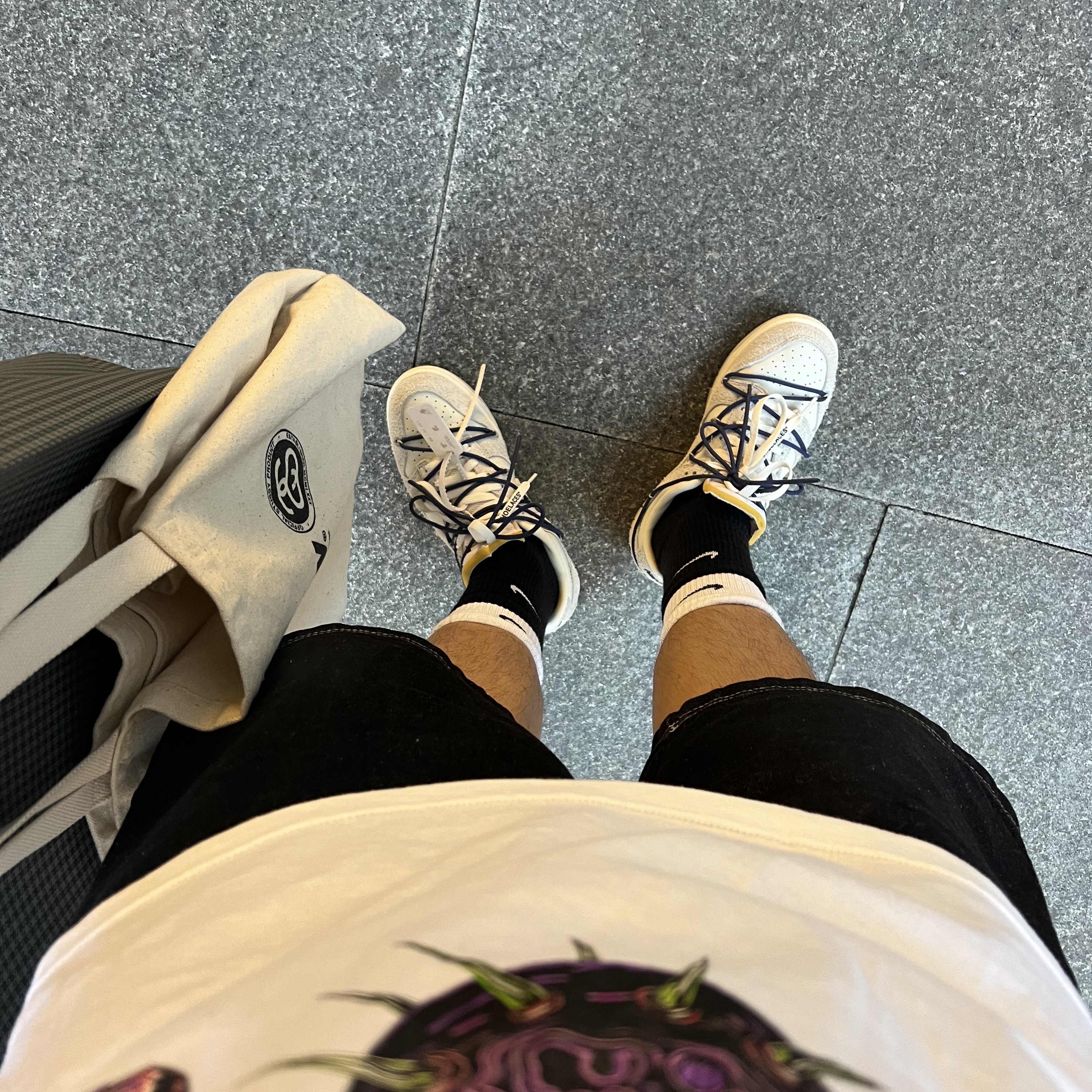 Stussy x BAPE Trucker Cap Purprle, Supreme Spikes T-Shirt White - 21FW 착용 스타일 - 2