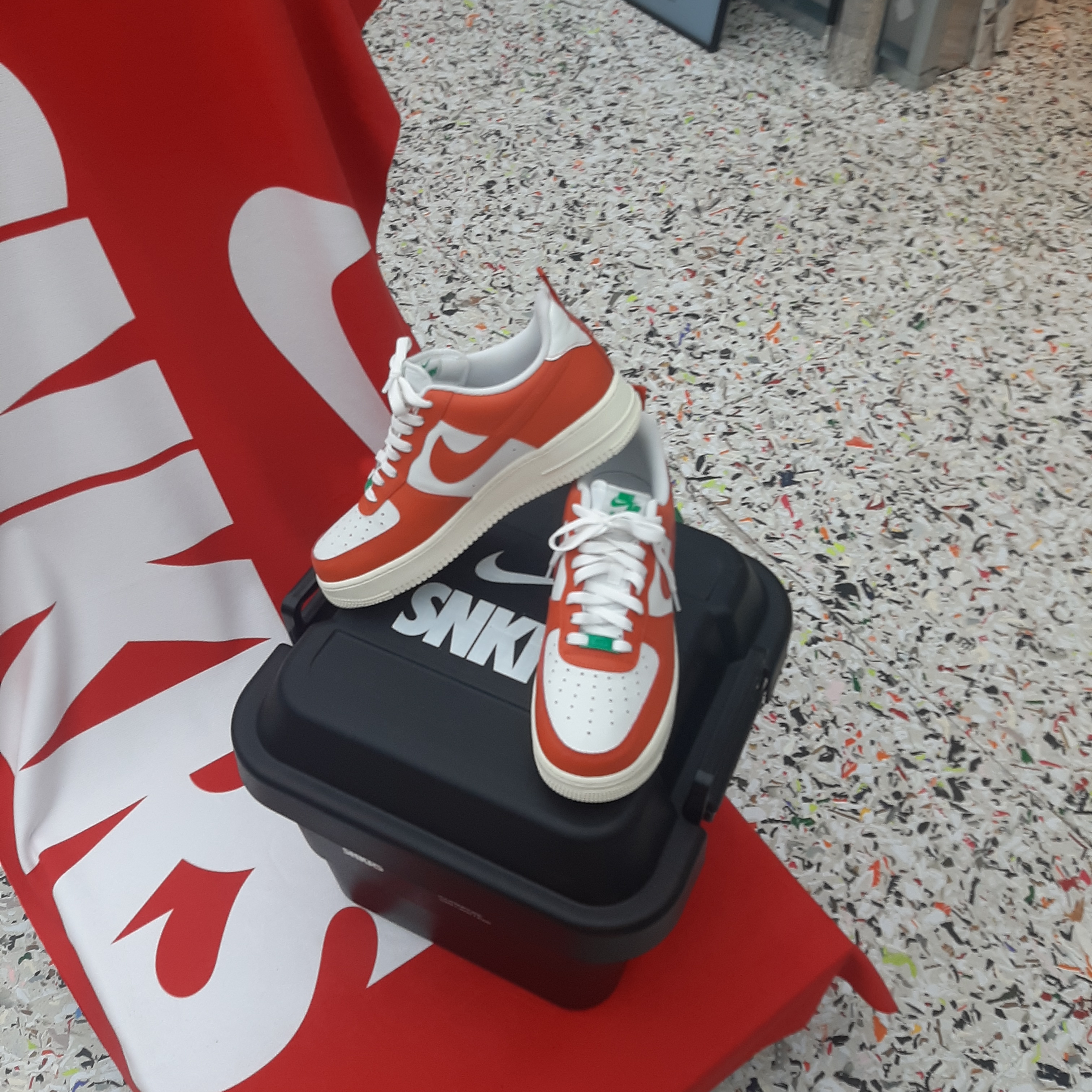 Nike Air Force 1 '07 LV8 Pojangmacha 착용 스타일