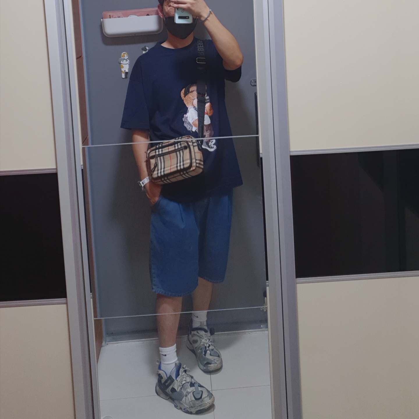 Reebok x Vetements Genetically Modified Pump Dirty Grey 착용 스타일