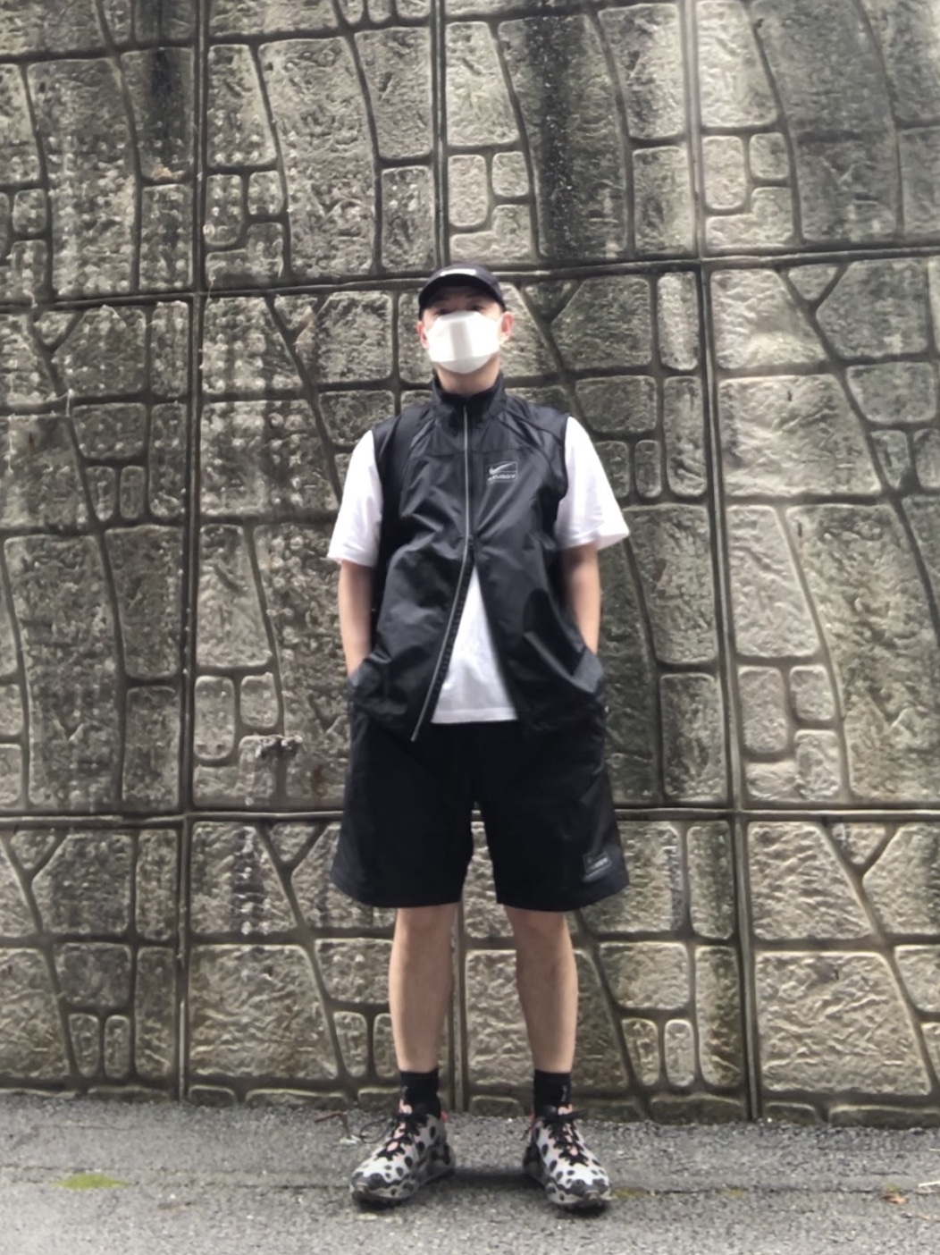 Supreme Washed Chino Twill Camp Cap Black, Supreme Small Messenger Bag Black - 22SS 착용 스타일