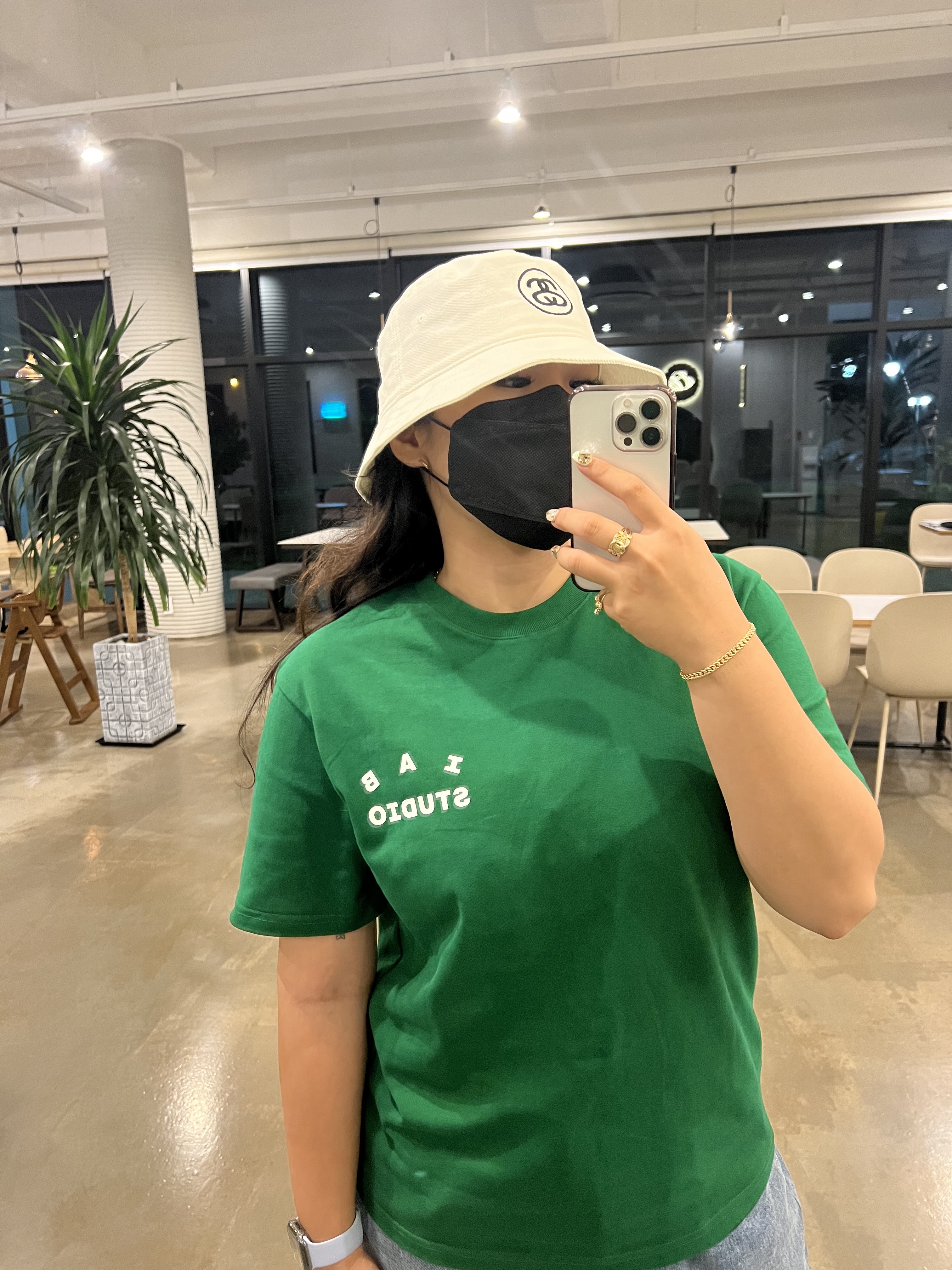 Apple iPhone 13 Pro 256GB Silver (Korean Ver.), Stussy SS Link Deep Bucket Hat White 착용 스타일