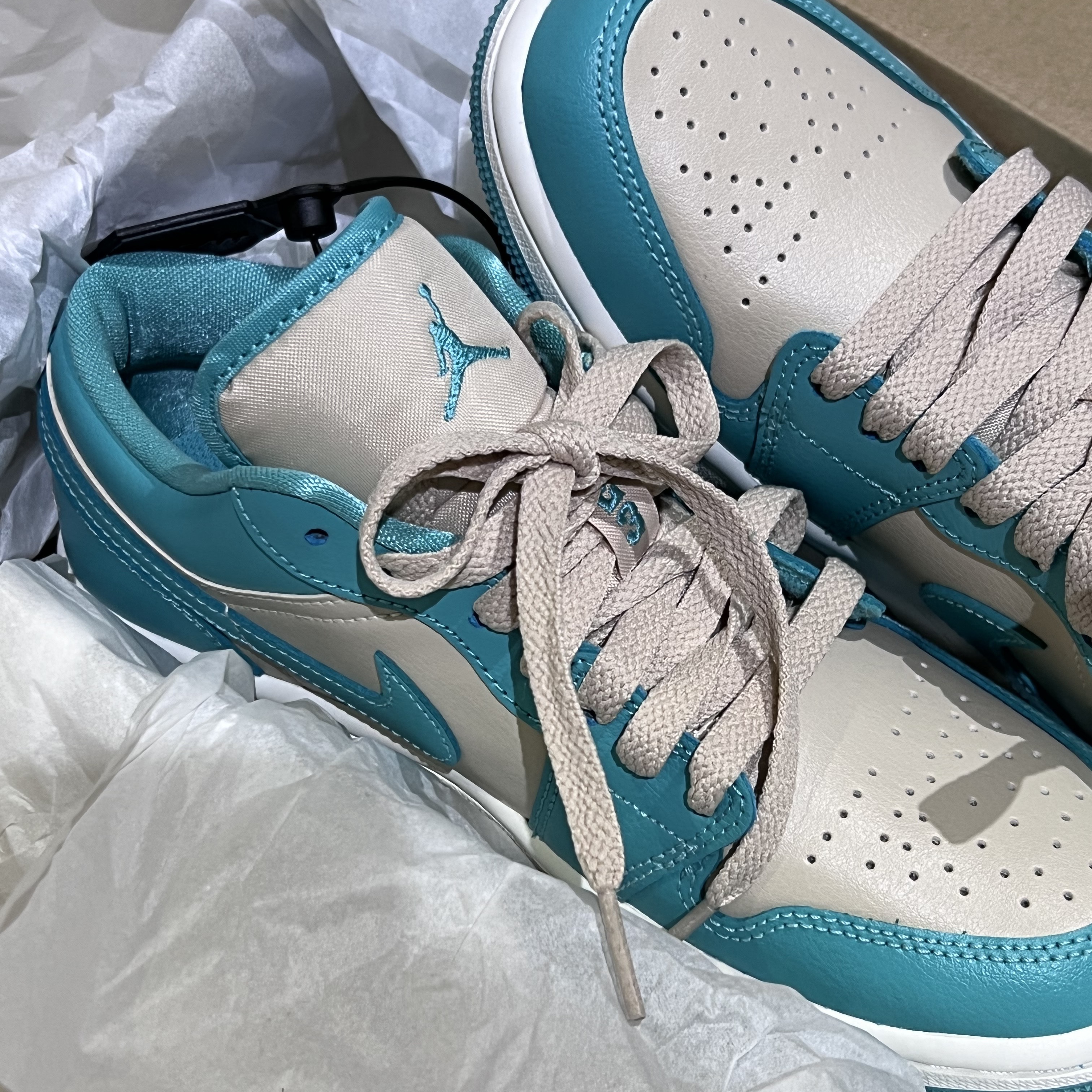 (W) Jordan 1 Low Sanddrift Washed Teal 착용 스타일 - 3