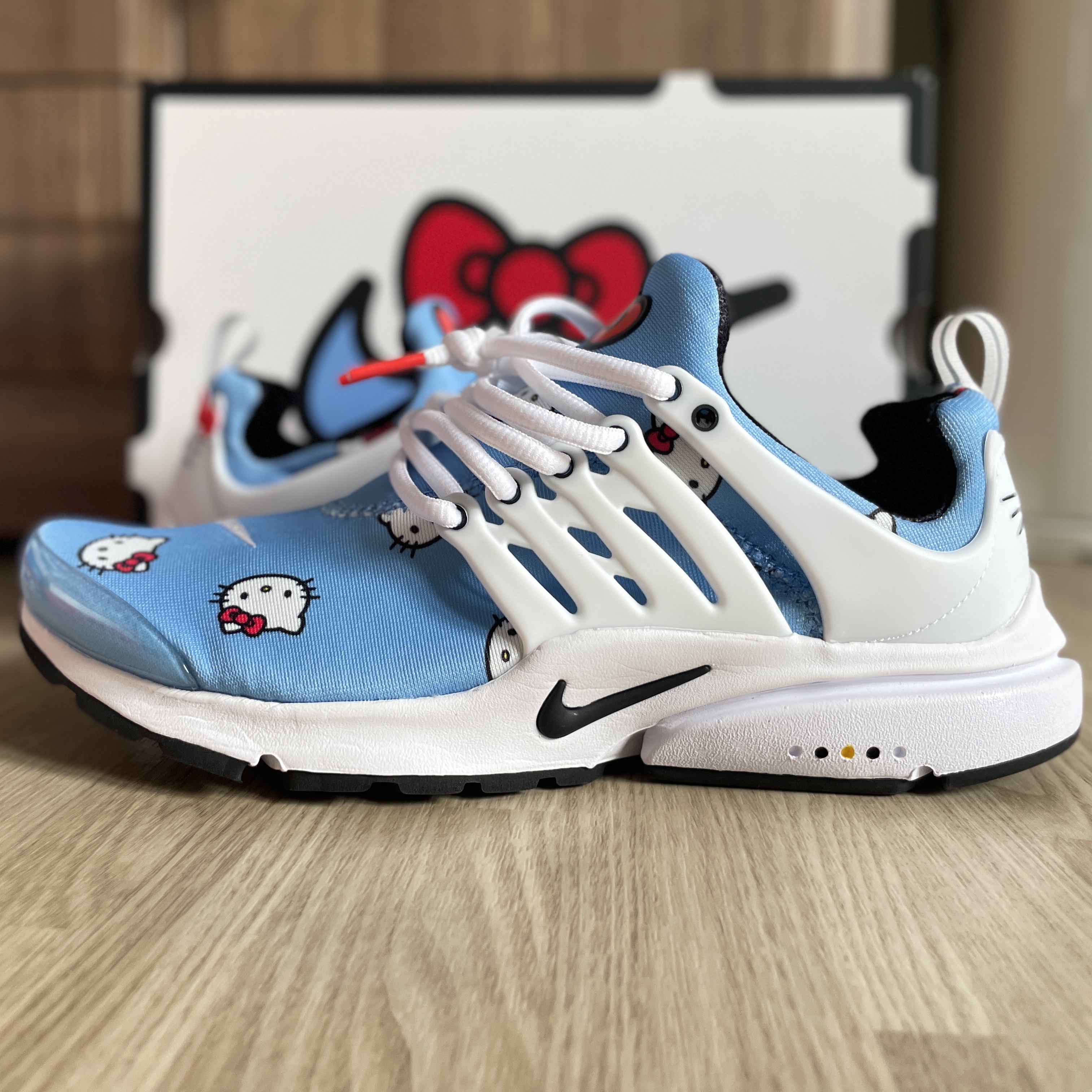Nike x Hello Kitty Air Presto University Blue 착용 스타일 - 1