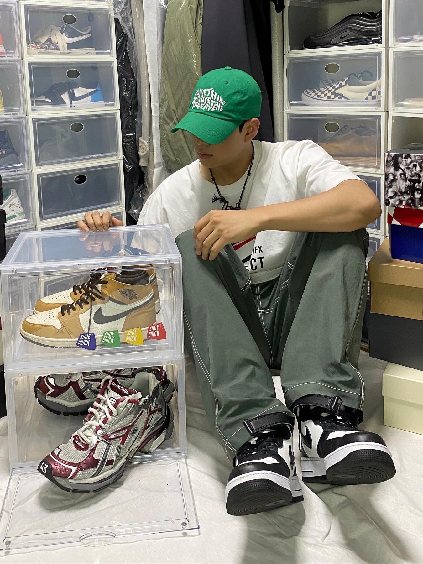 Jordan 1 Retro High Rookie of the Year, Nike x Stussy Air Force 1 '07 Mid SP Black and Light Bone 착용 스타일 - 1