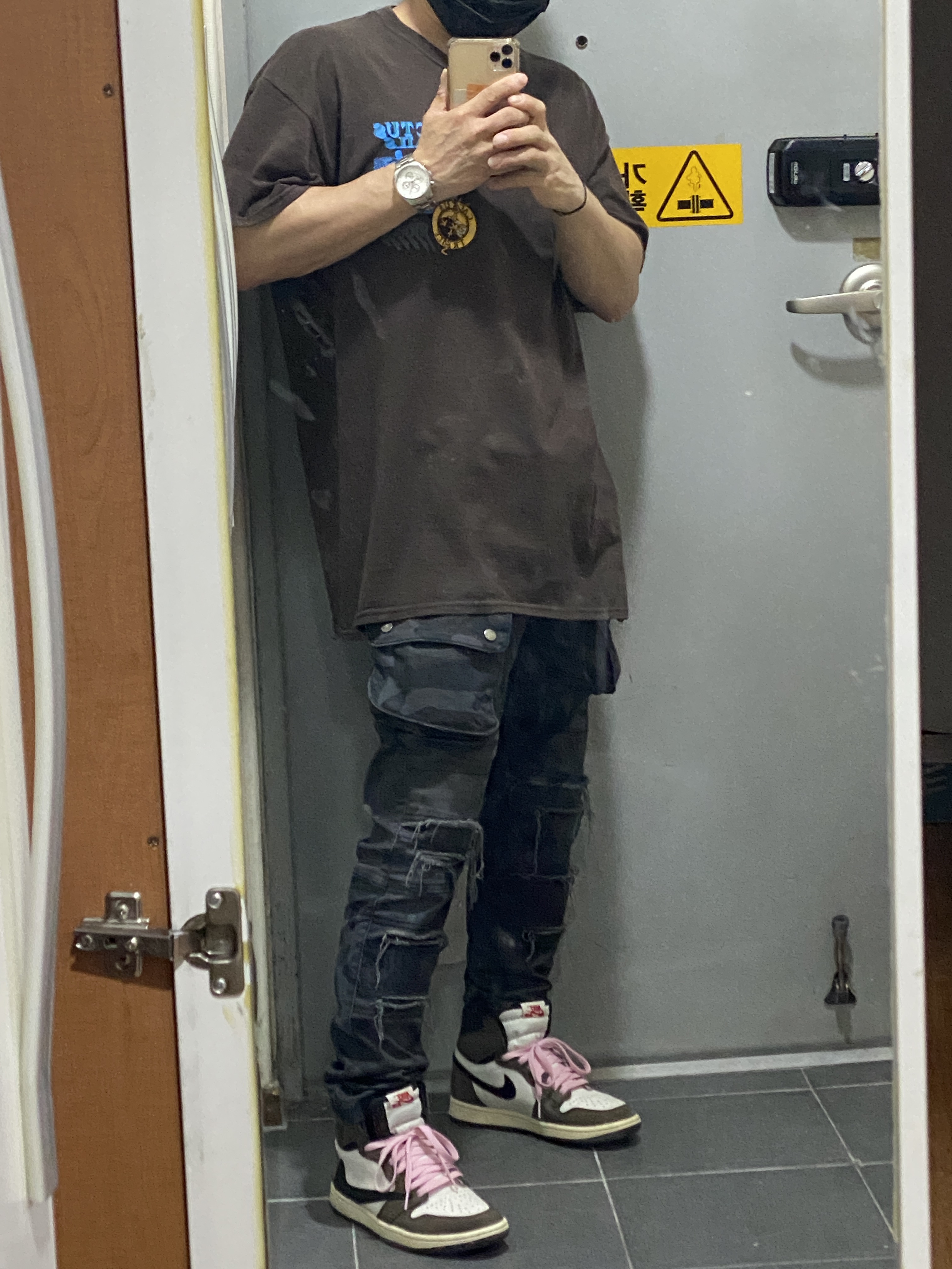 Jordan 1 x Travis Scott Retro High OG SP Mocha 착용 스타일