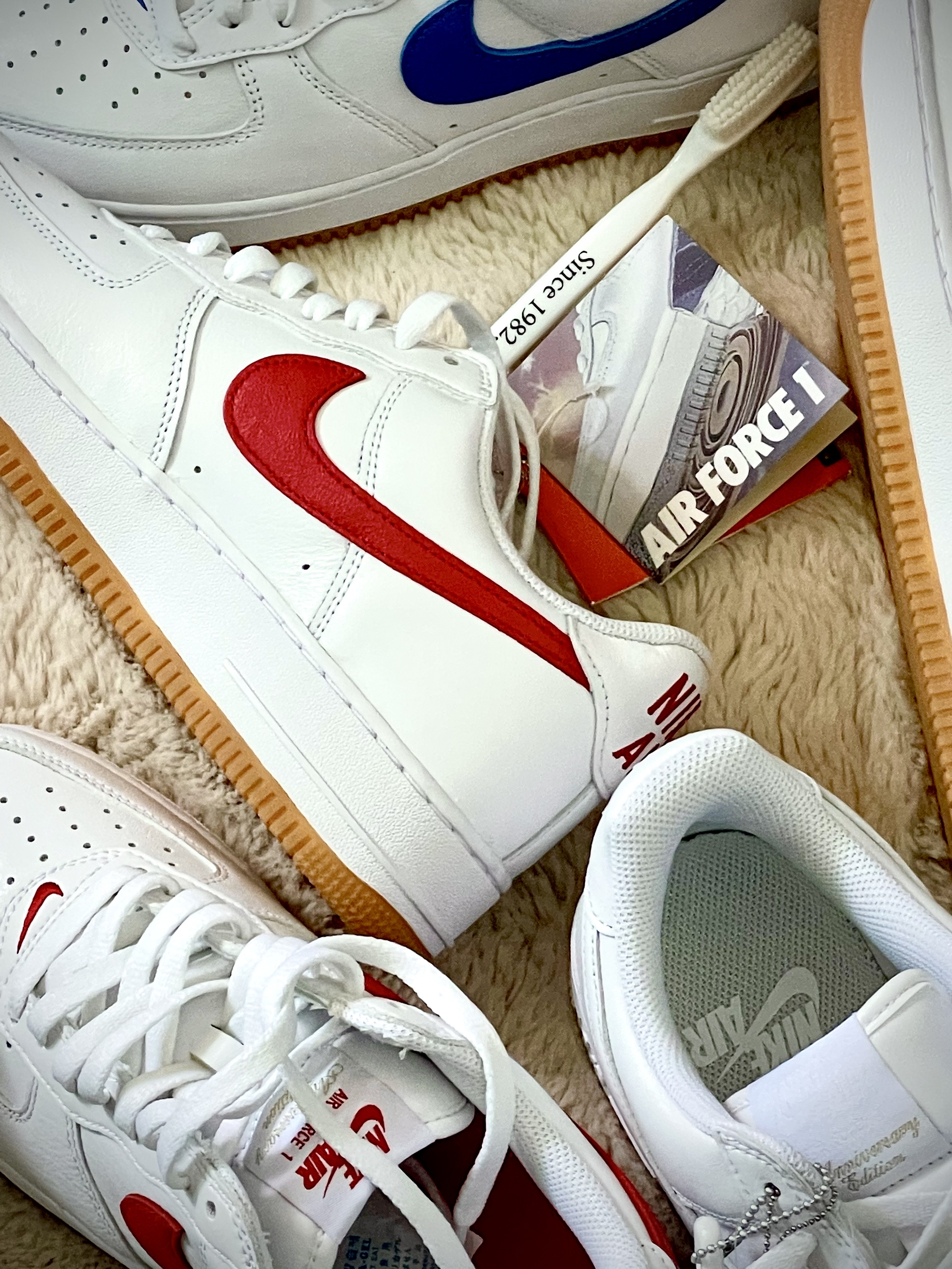 Nike Air Force 1 Low Retro Color of the Month Varsity Royal, Nike Air Force 1 Low Retro Color of the Month University Red 착용 스타일