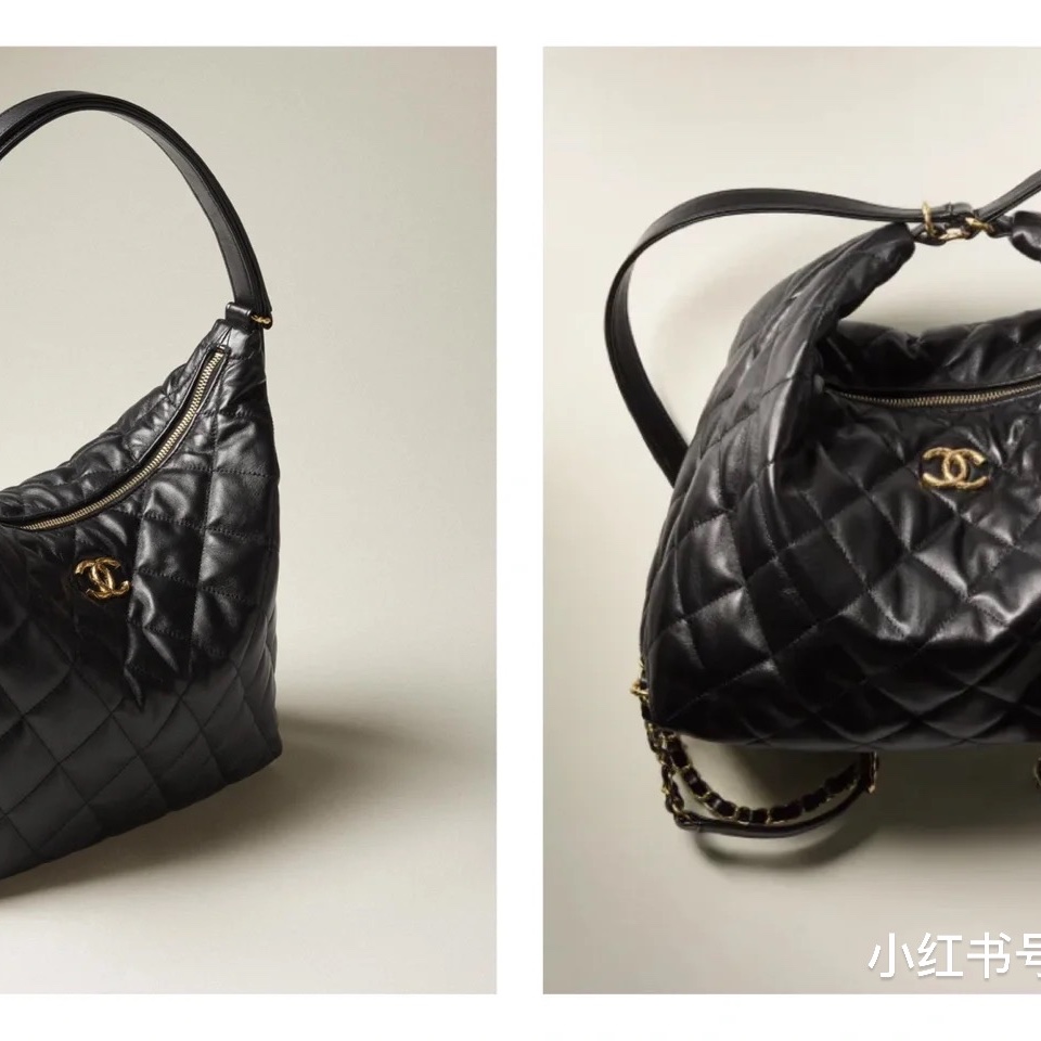 Chanel Maxi Hobo Bag Lambskin & Gold Black 착용 스타일 - 3