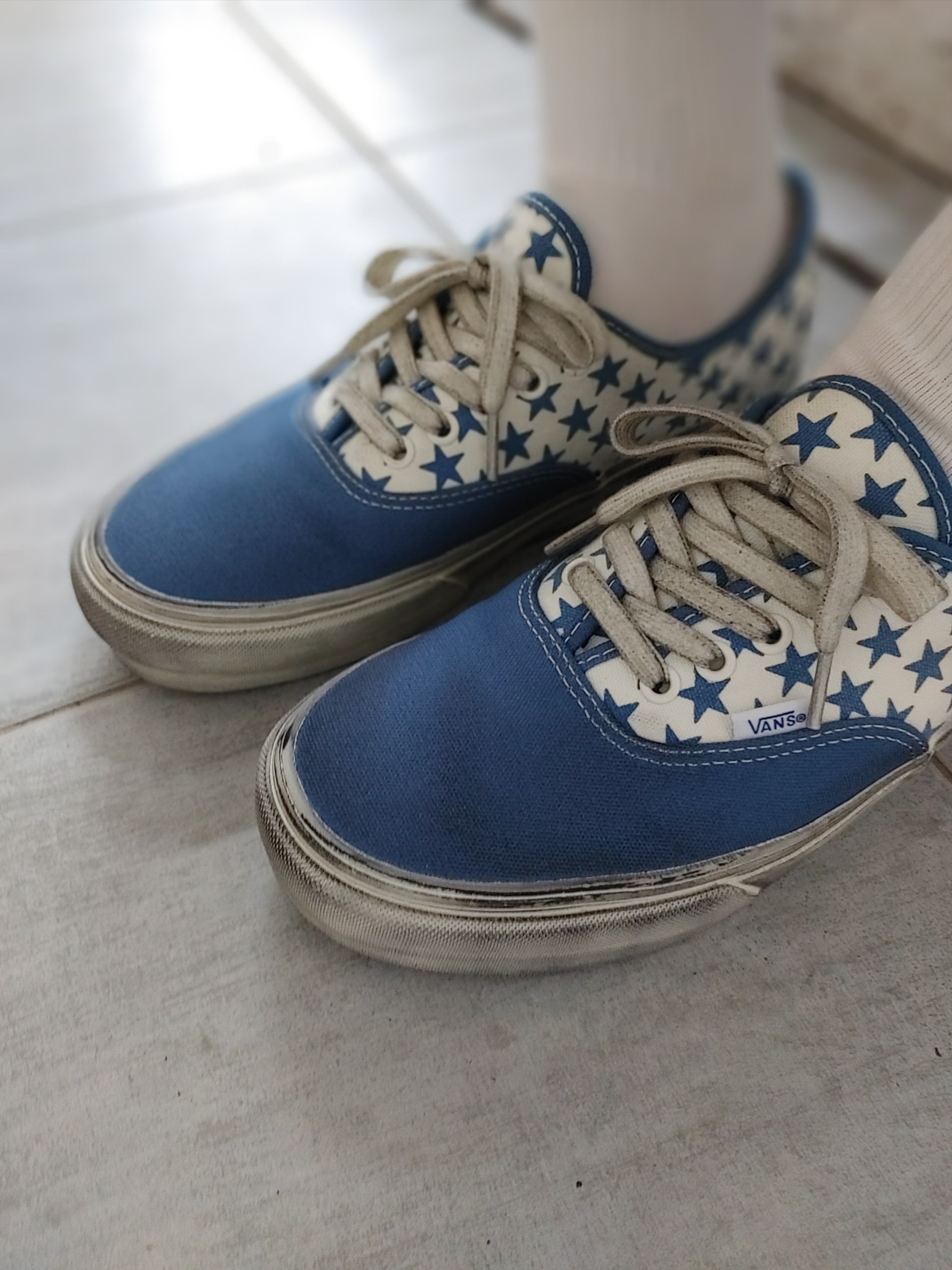 Vans Vault x Bianca Chandon Authentic LX Stressed Navy White 착용 스타일