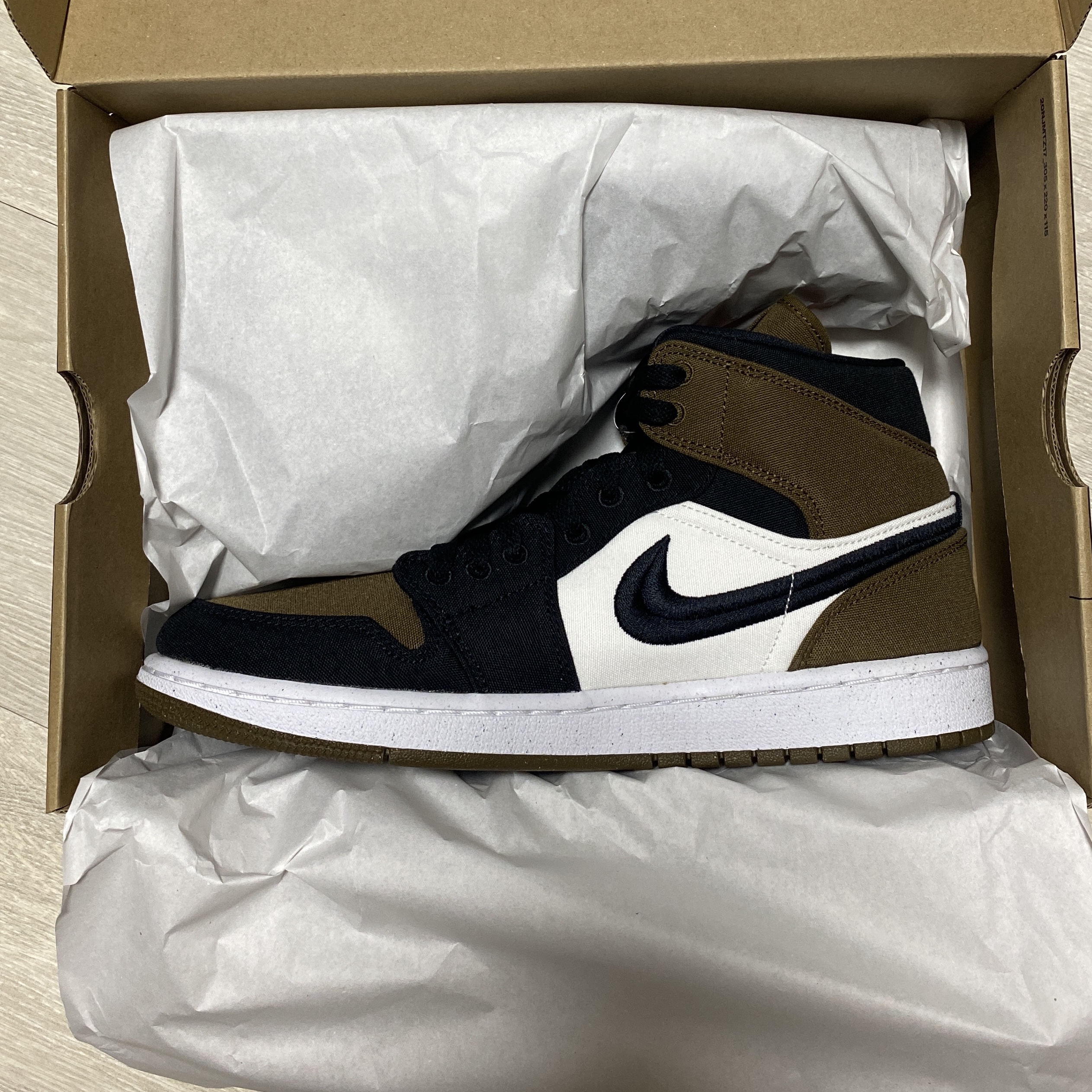 (W) Jordan 1 Mid SE Light Olive Black ์ฐฉ์ฉ ์คํ์ผ