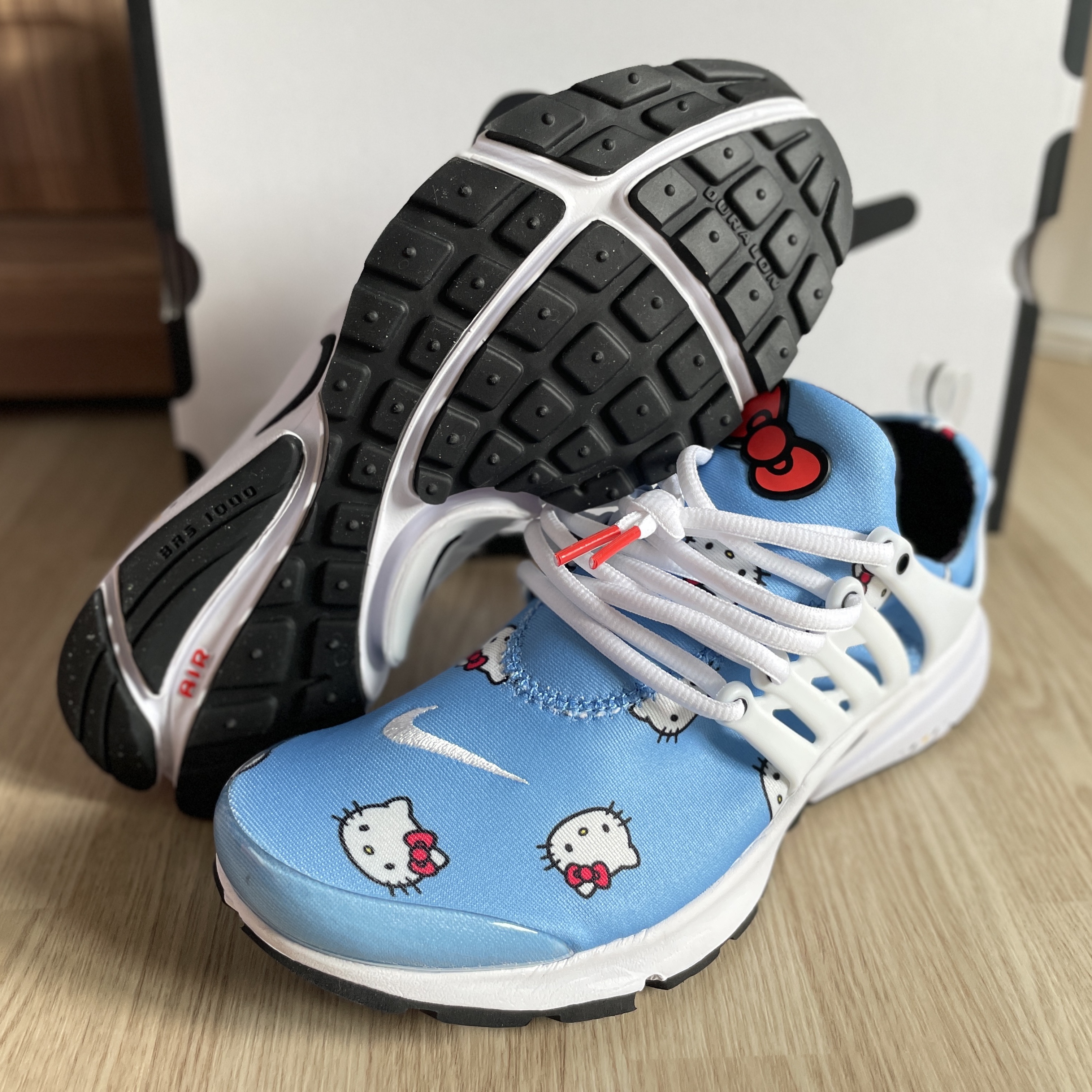 Nike x Hello Kitty Air Presto University Blue 착용 스타일 - 3
