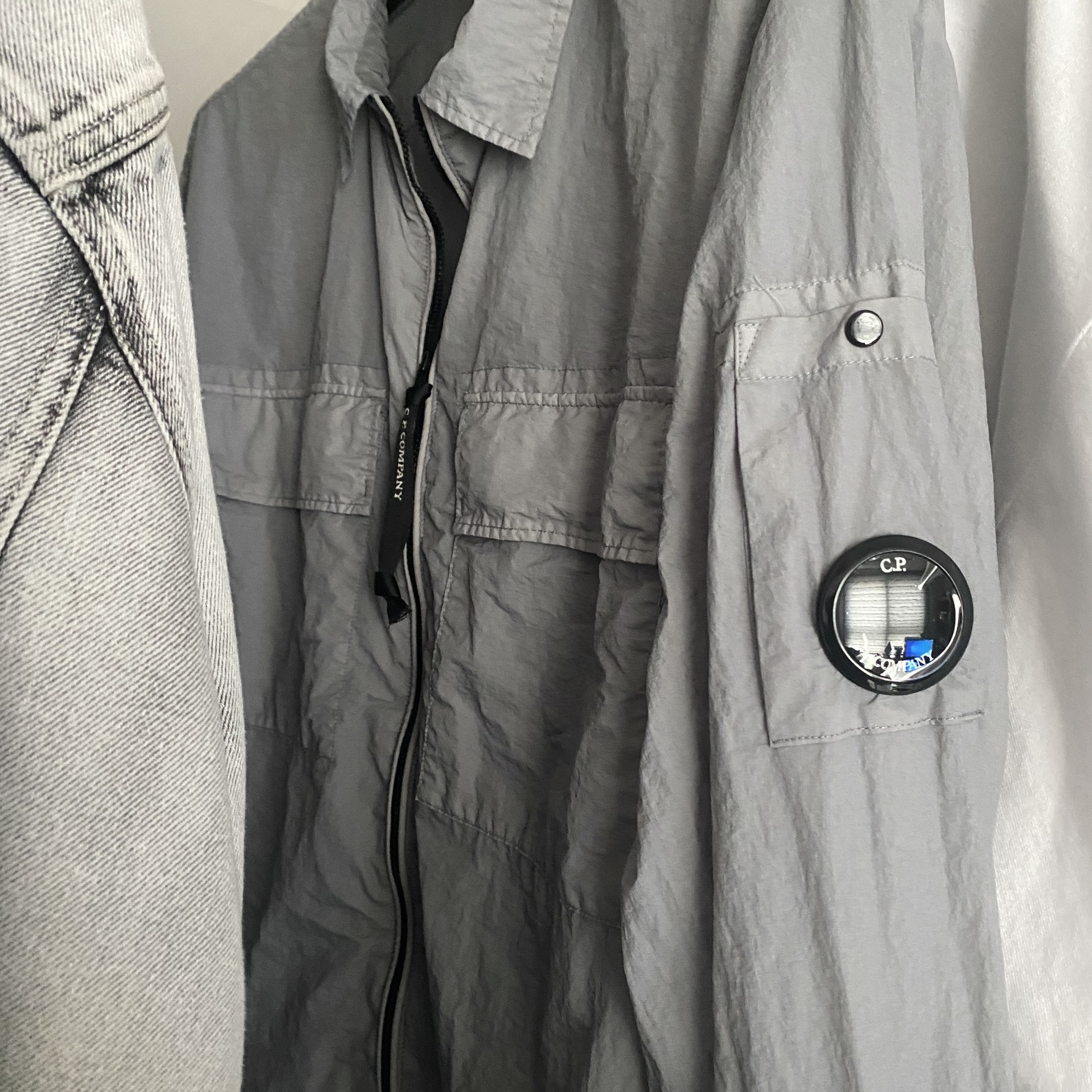 C.P. Company Taylon L Zipped Overshirt Griffin Grey - 22SS 착용 스타일
