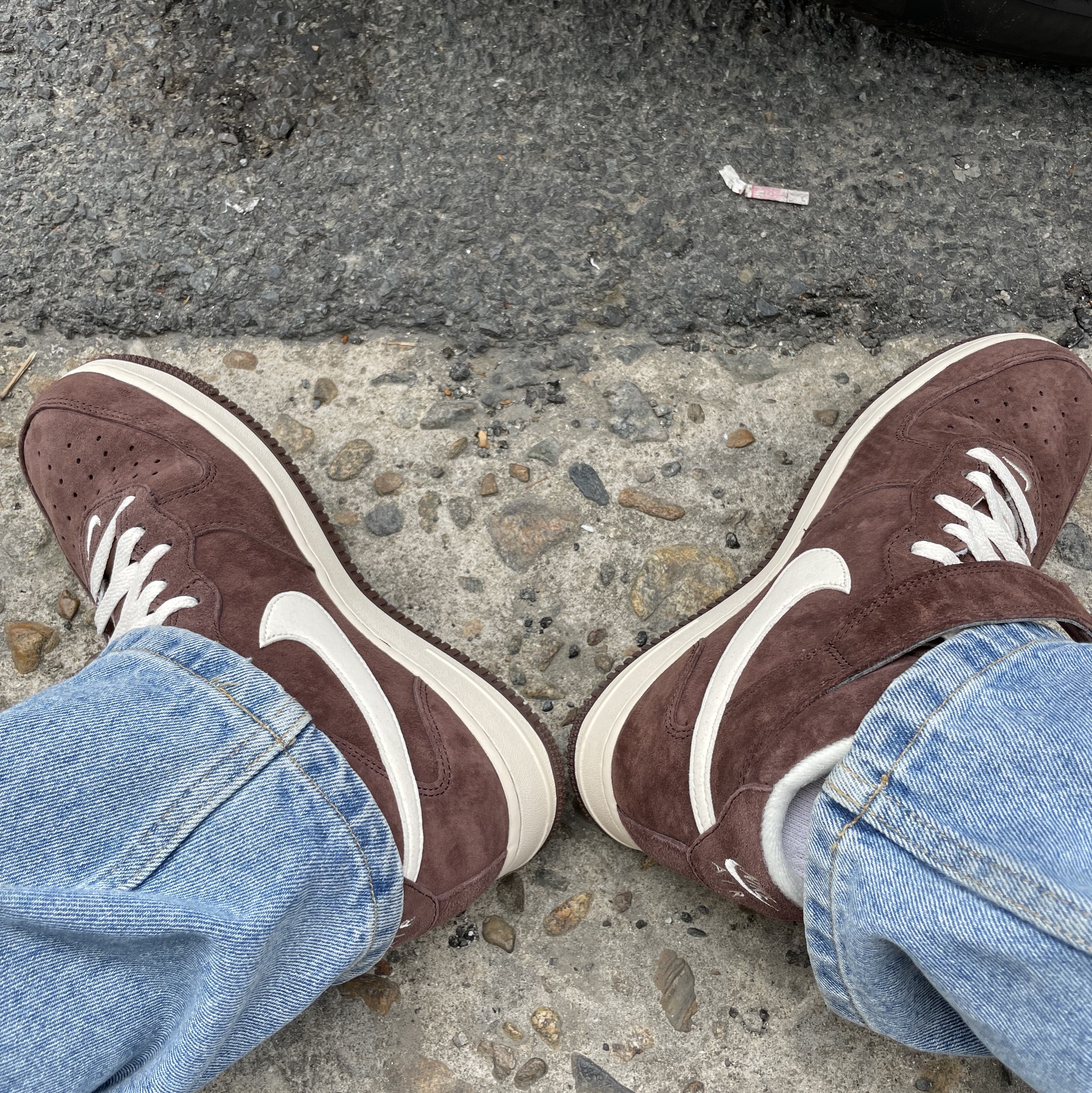 Nike Air Force 1 Mid '07 QS Chocolate 착용 스타일 - 1