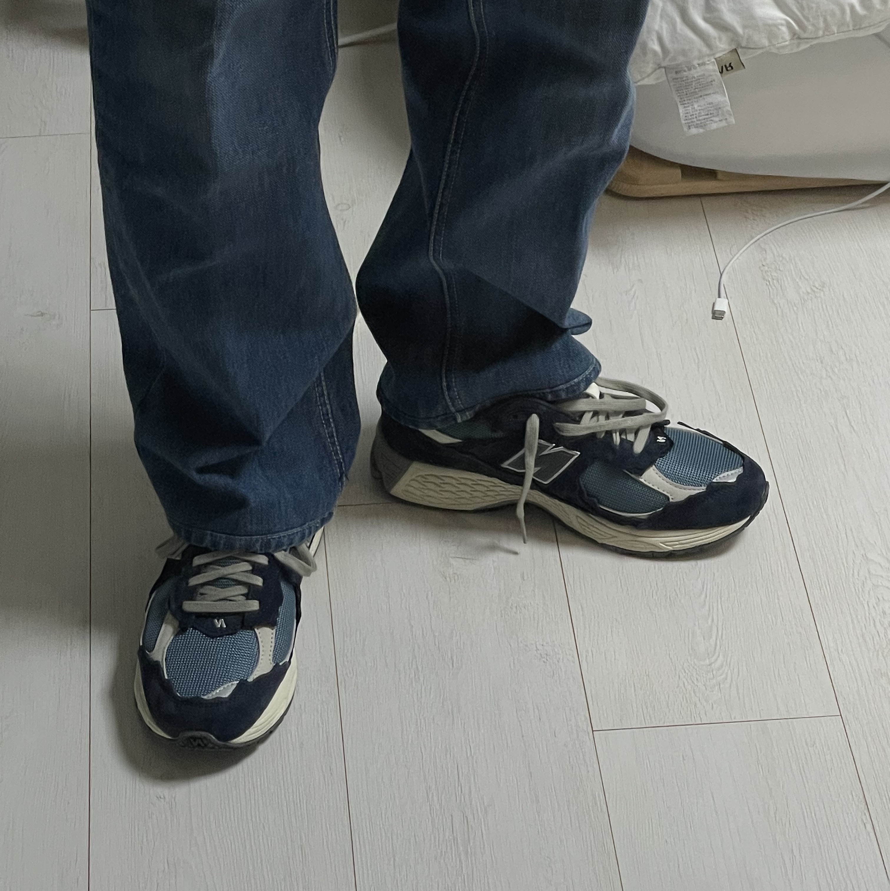 New Balance 2002R Protection Pack Dark Navy 착용 스타일 - 2