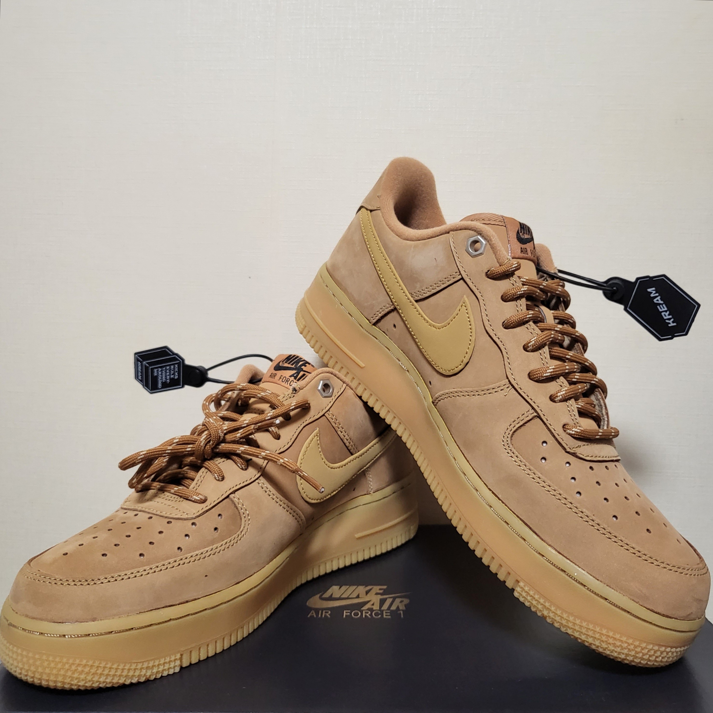 Nike Air Force 1 '07 WB Flax 착용 스타일