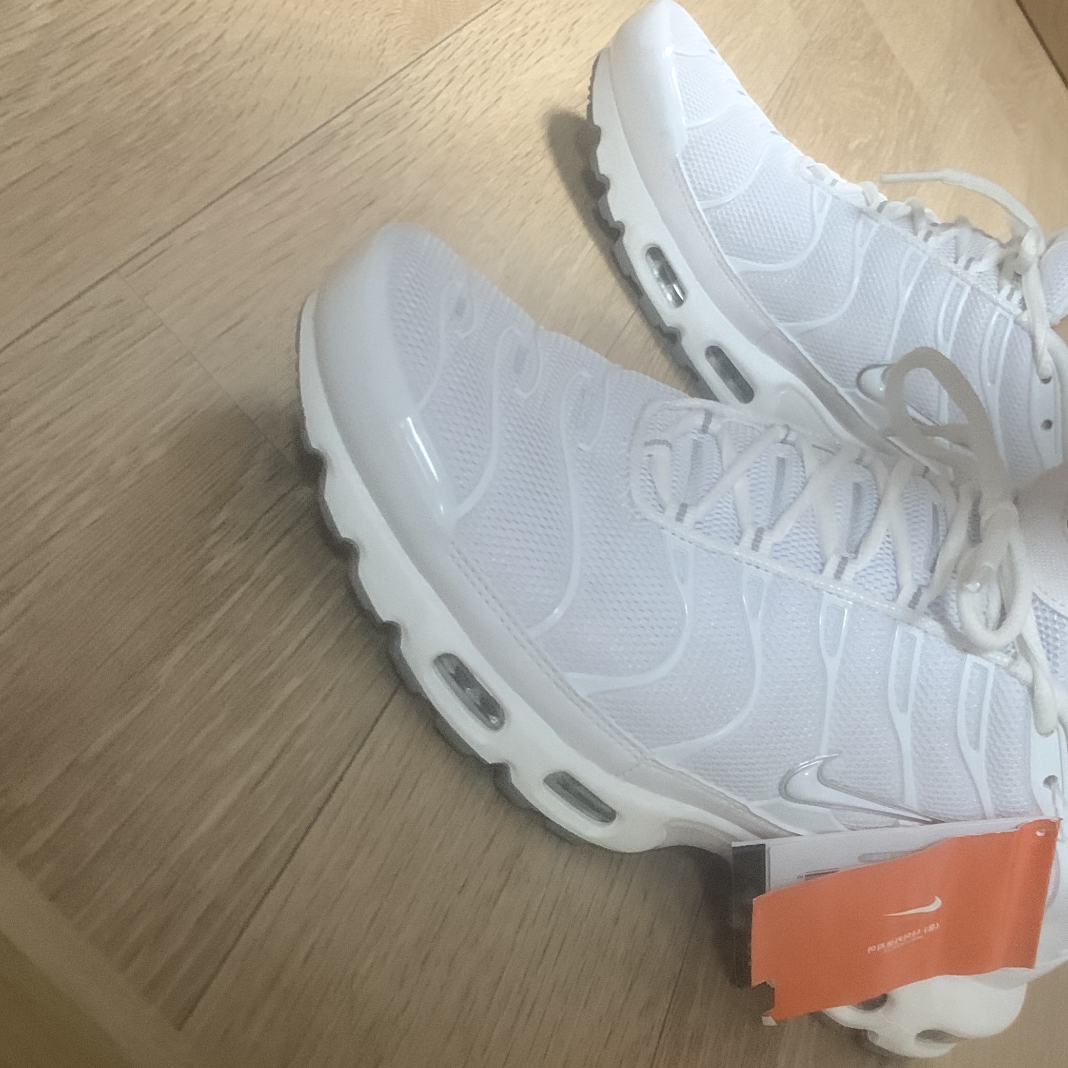 Nike Air Max Plus White 착용 스타일