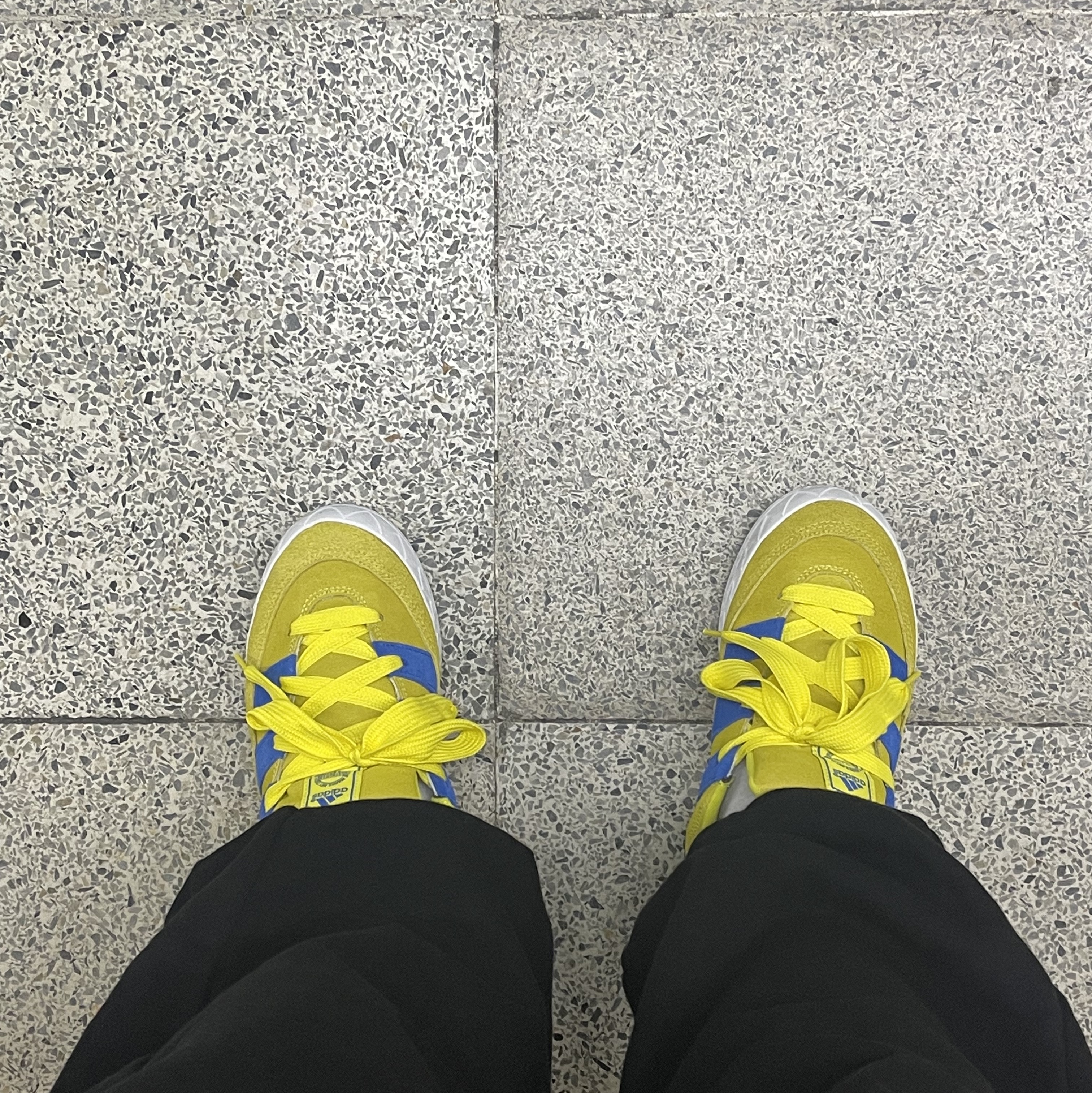 Adidas Adimatic Bright Yellow Blue 착용 스타일
