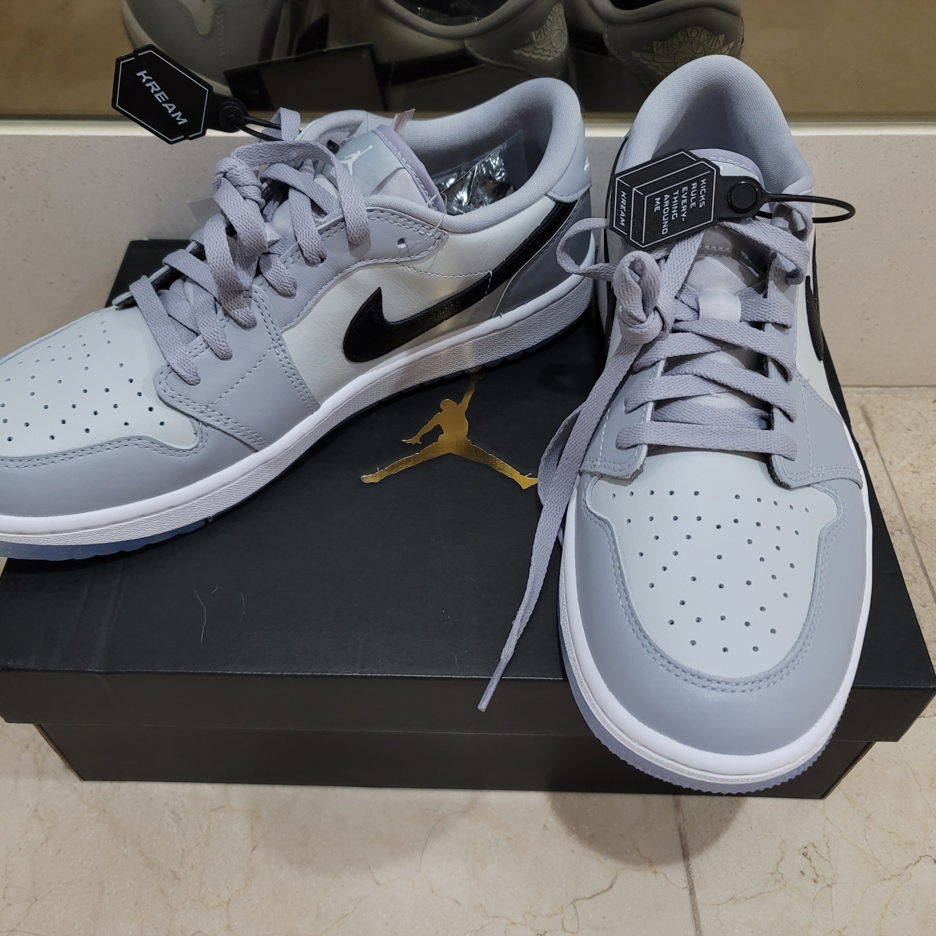 Jordan 1 Low Golf Wolf Grey 착용 스타일 - 1