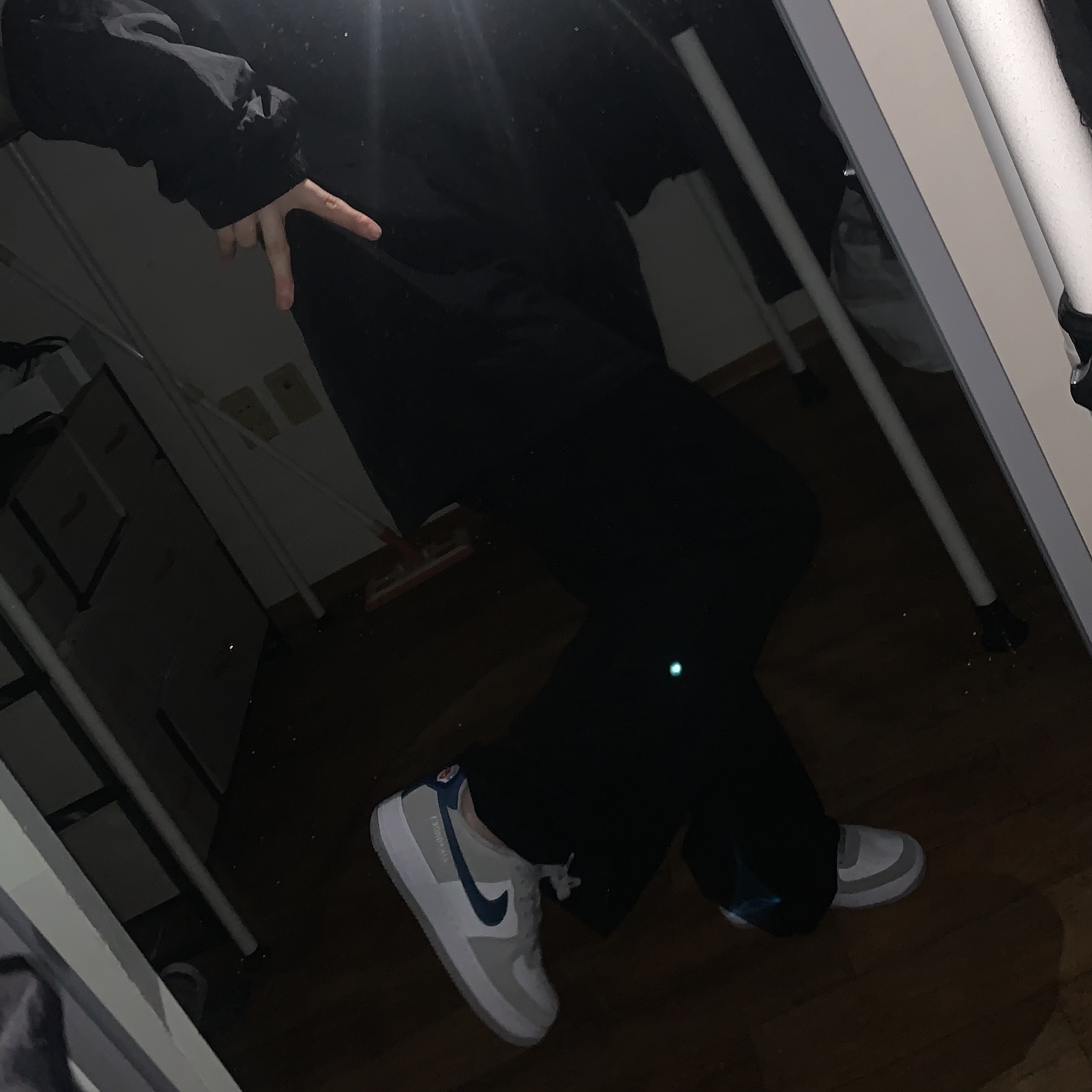 (GS) Nike Air Force 1 LV8 Athletic Club Light Smoke Grey Marina 착용 스타일 - 1