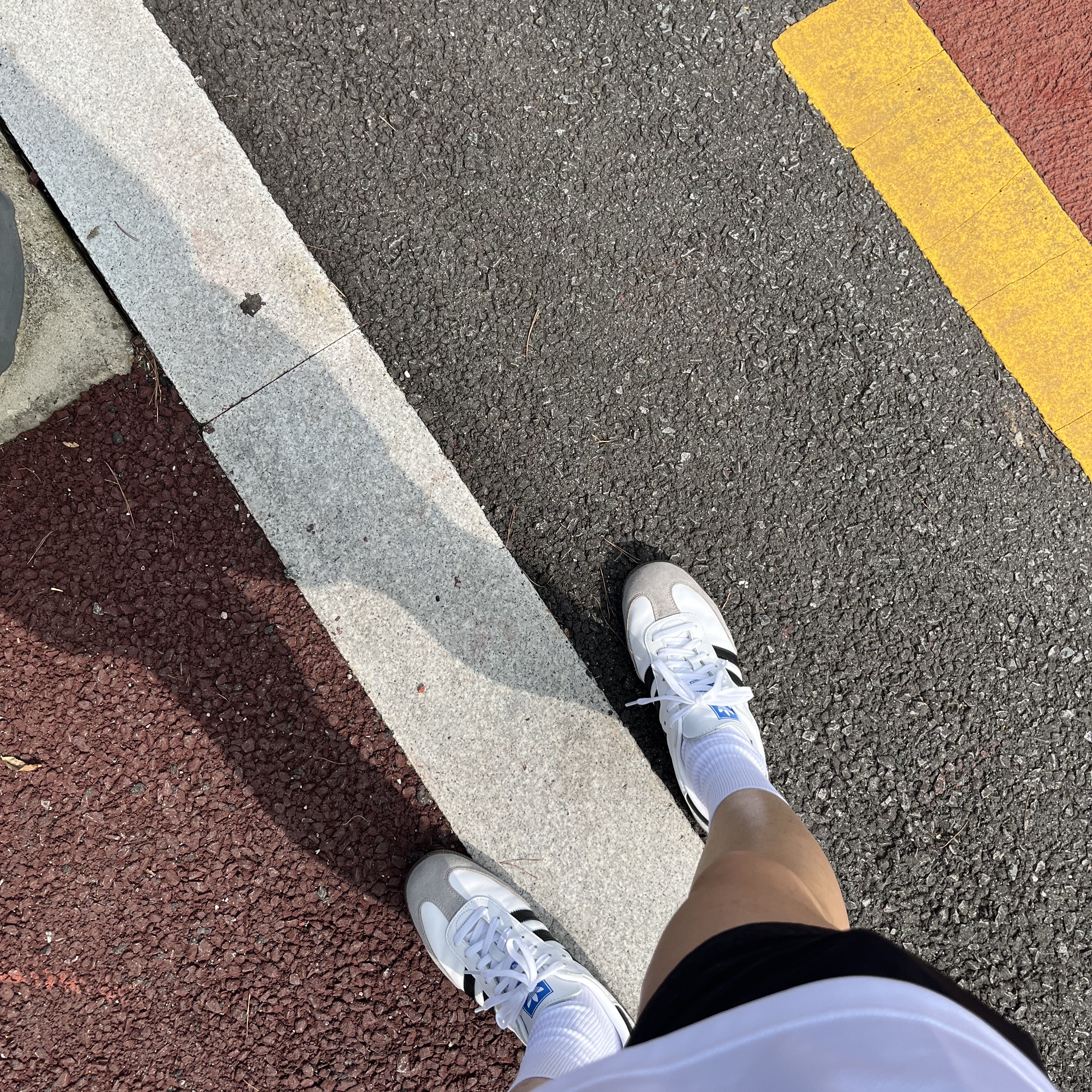 Adidas Samba OG Cloud White 착용 스타일