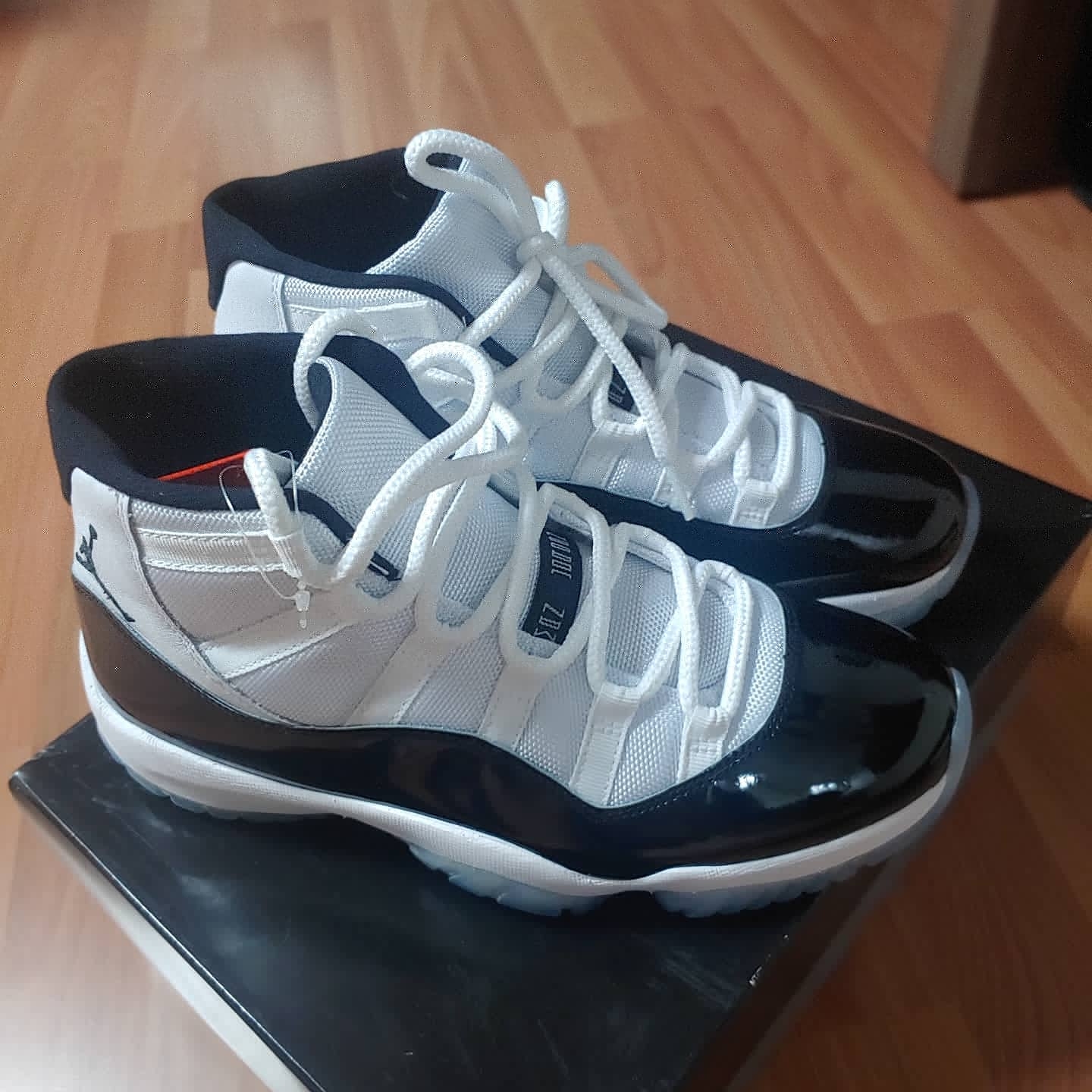 Jordan 11 Retro Concord 2018 착용 스타일