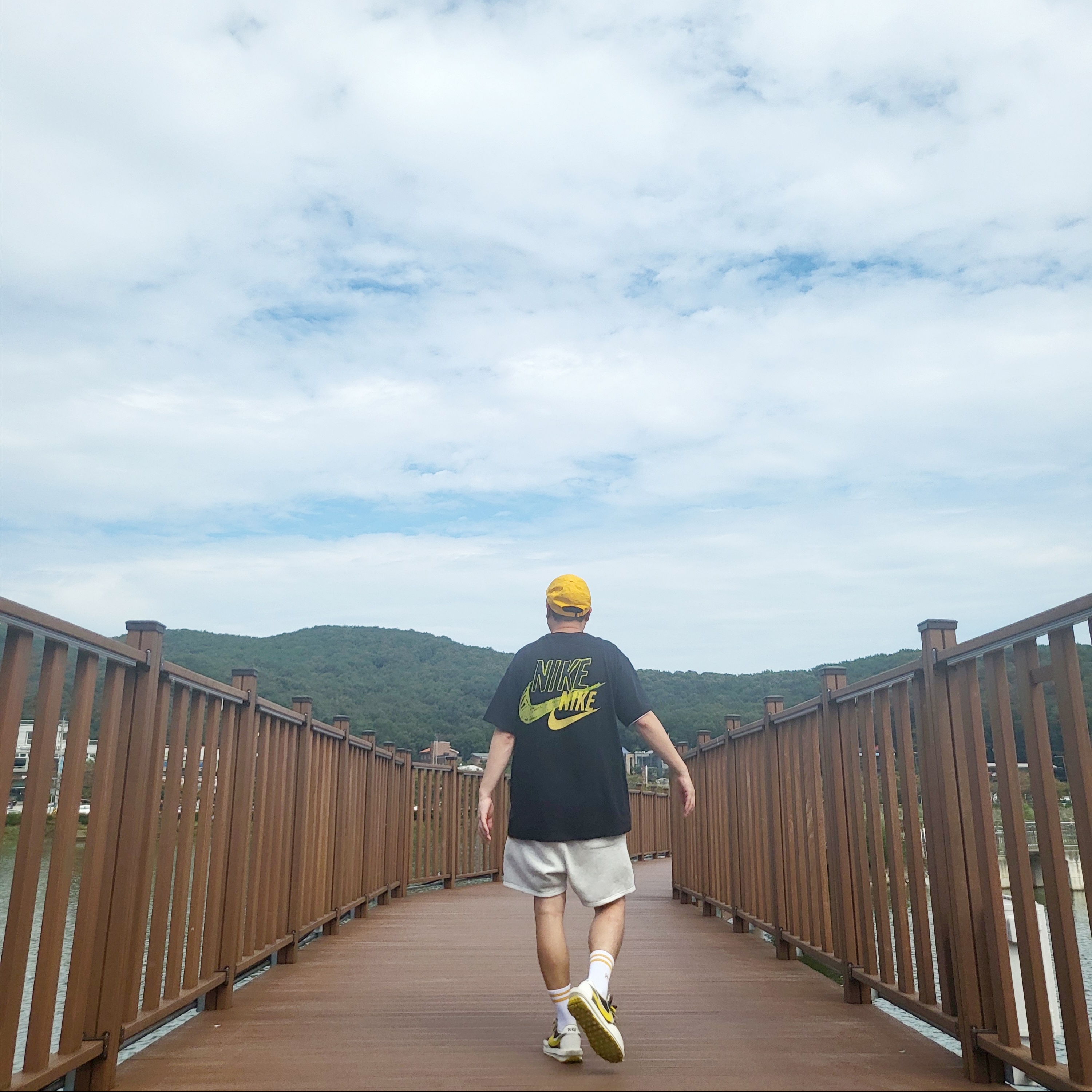 Nike M NRG Dunk '85 T-Shirt Black - US/EU, Essentials Sweatshorts Oatmeal - 21SS 착용 스타일 - 4