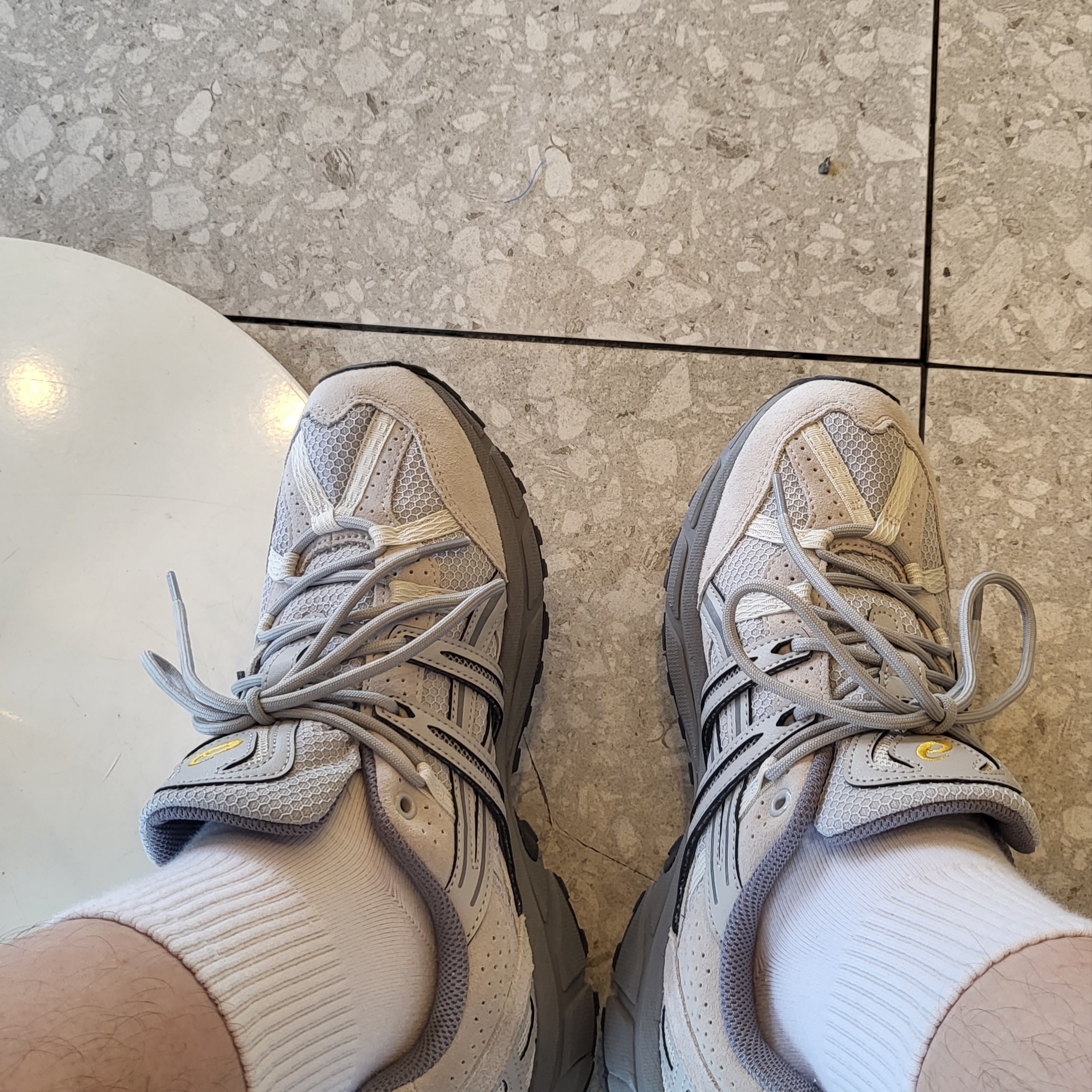 Asics Gel-Sonoma 15-50 Oyster Grey 착용 스타일