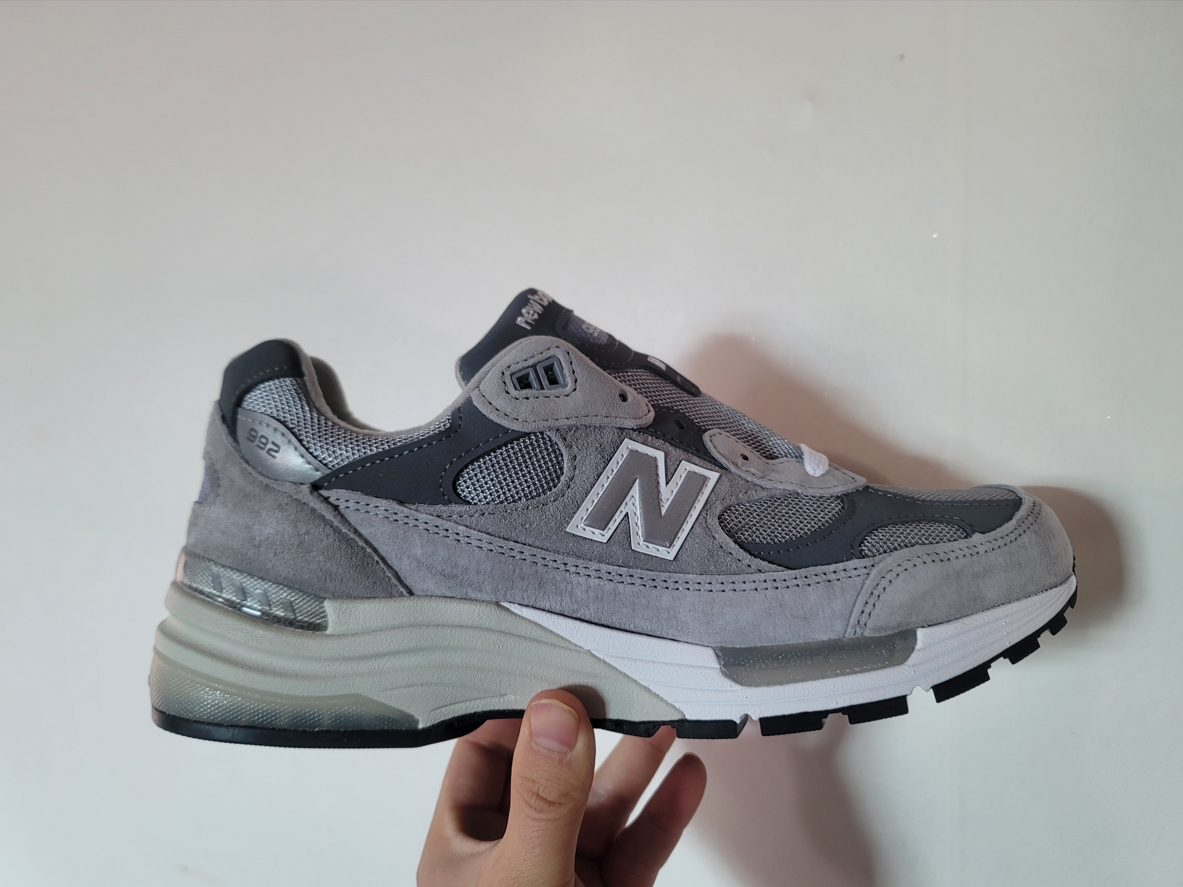 New Balance 992 Made in USA Grey - D Standard 착용 스타일