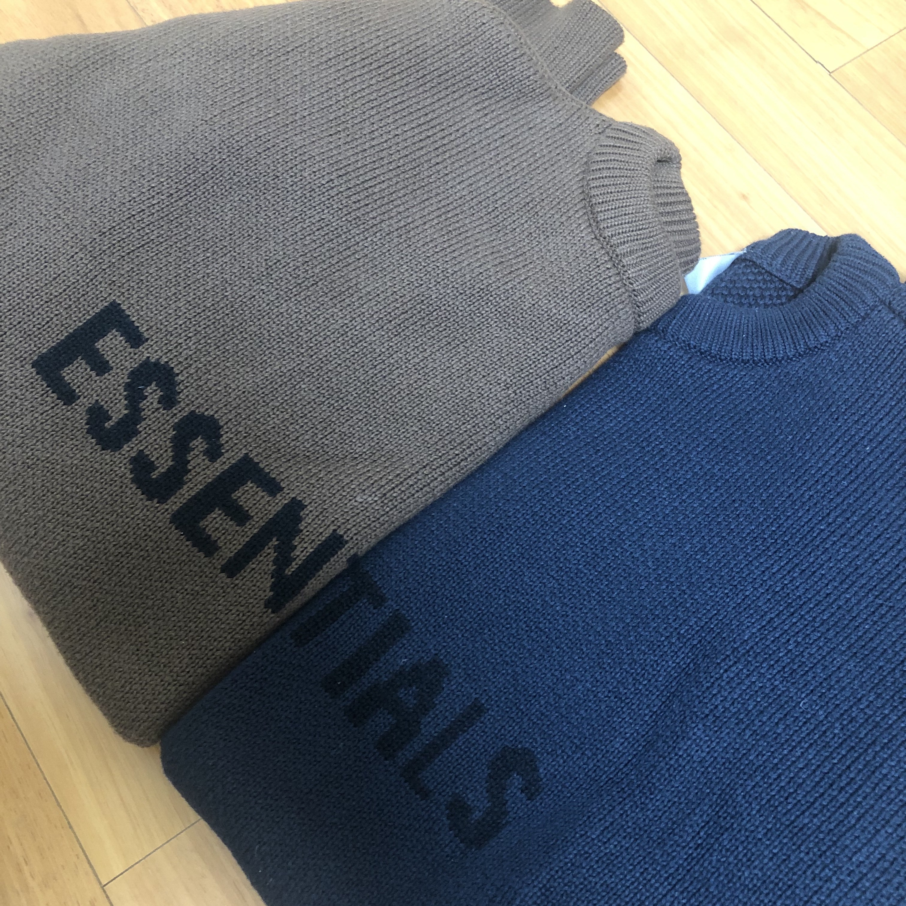 Essentials Knit Sweater Navy/Dark Navy - Ssense Exclusive, Essentials Knit Sweater Brown/Rain Drum - Ssense Exclusive 착용 스타일