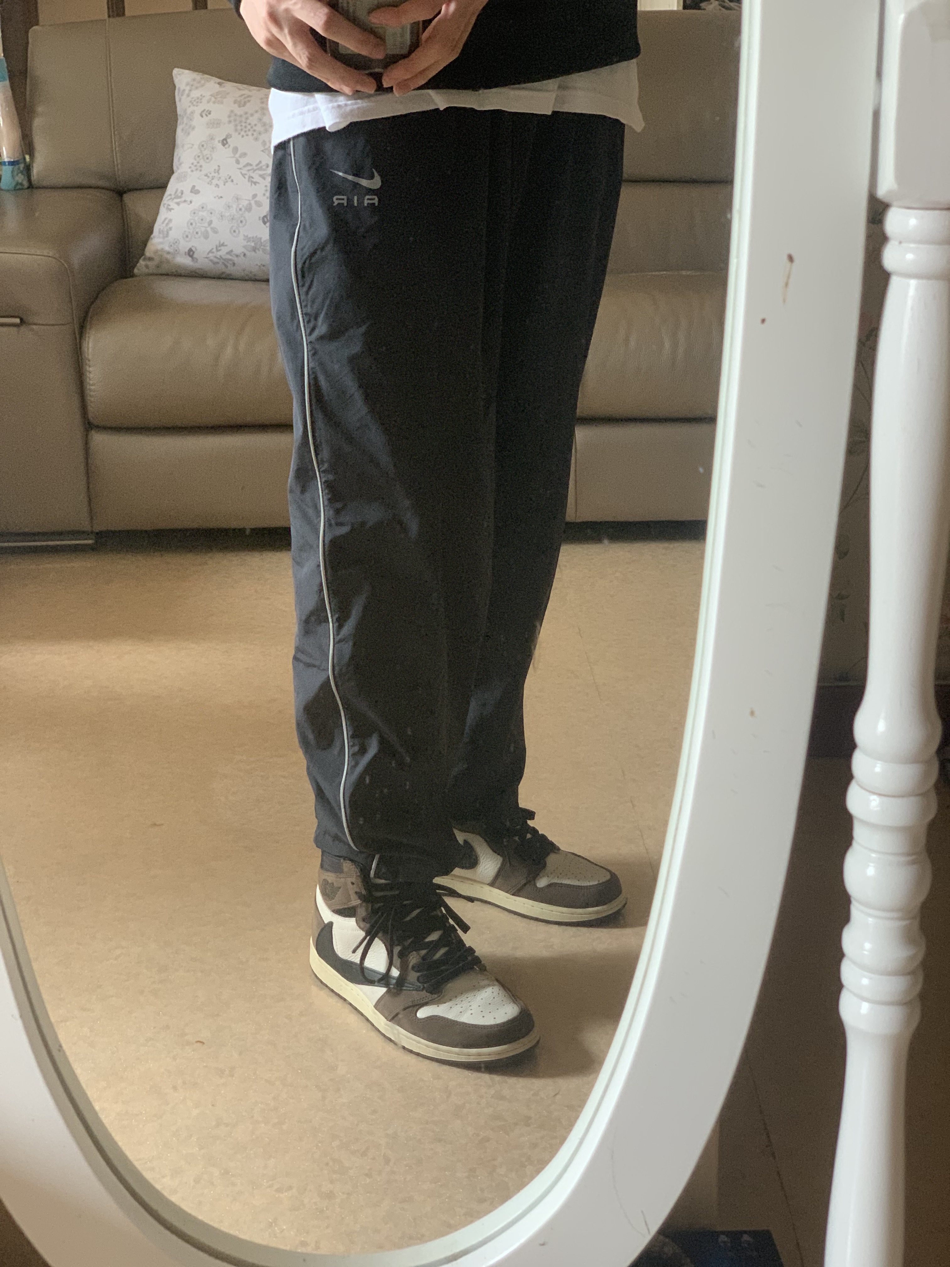 Jordan 1 x Travis Scott Retro High OG SP Mocha 착용 스타일