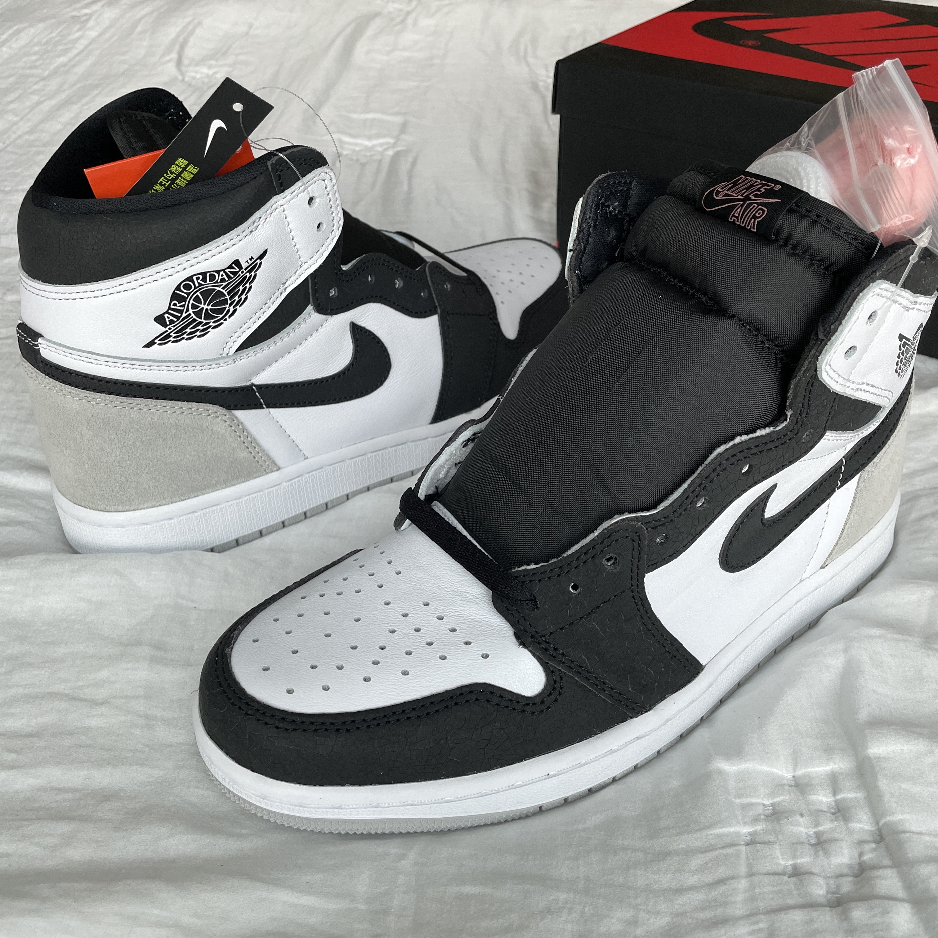 Jordan 1 Retro High OG Bleached Coral 착용 스타일