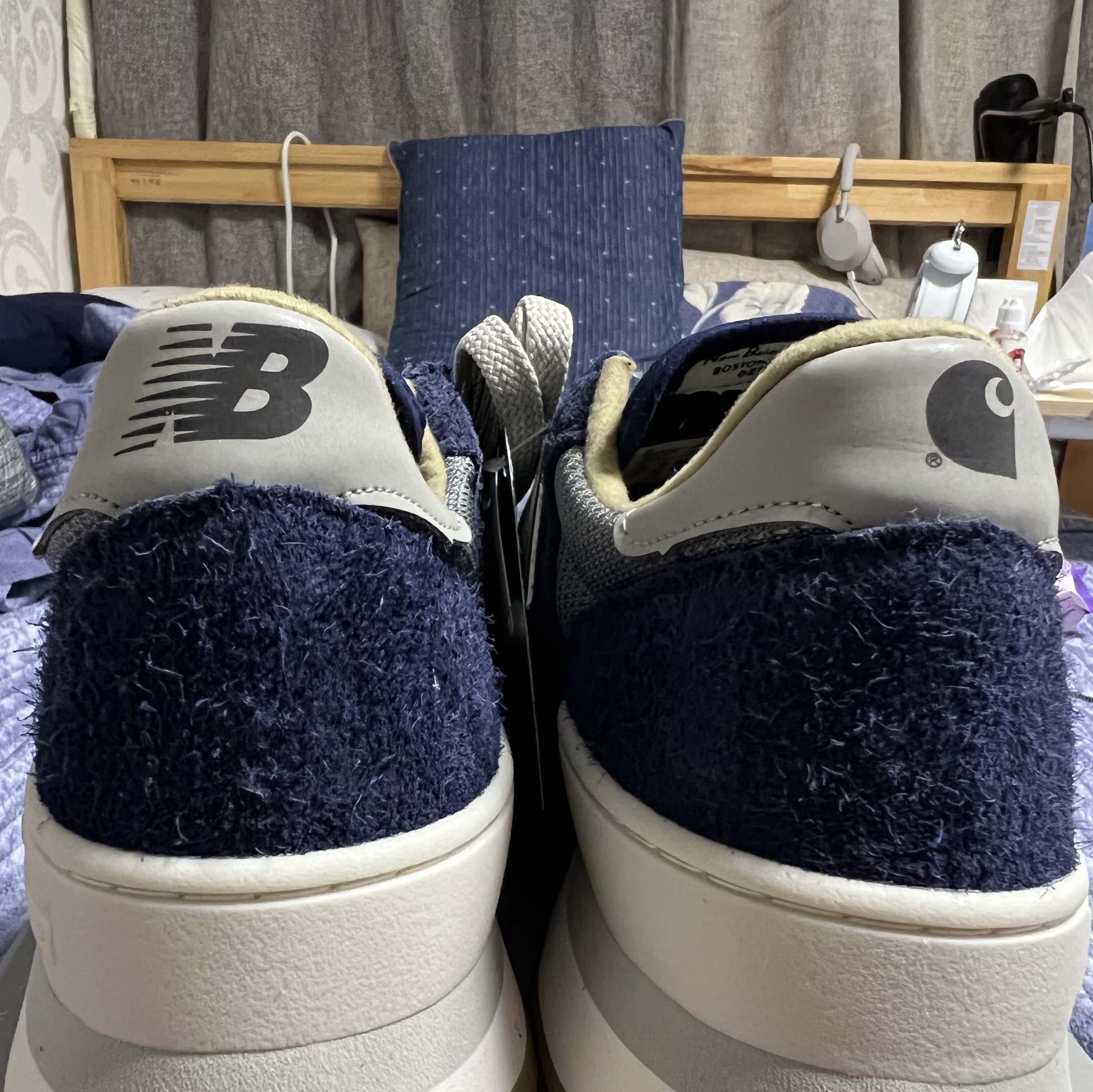 New Balance x Carhartt WIP 990v1 Made in USA Sculpture Center 착용 스타일 - 3