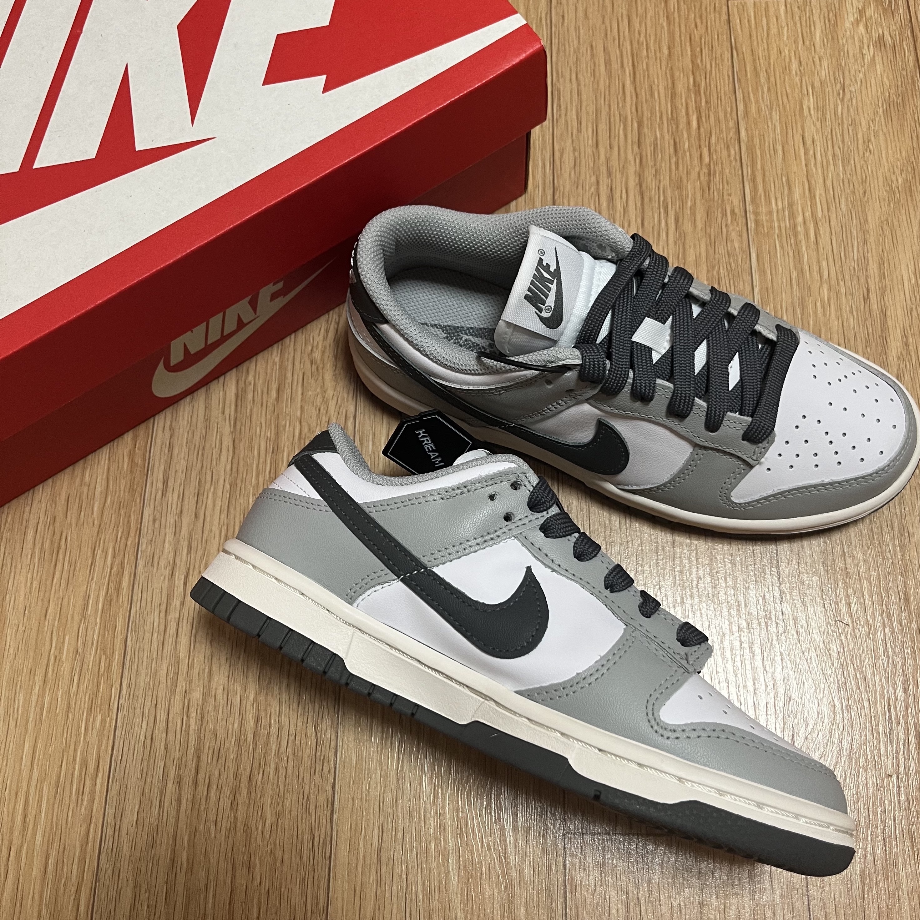 (W) Nike Dunk Low Light Smoke Grey 착용 스타일 - 2