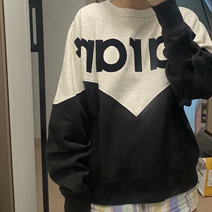 (W) Isabel Marant Houston Sweatshirt Faded Black 착용 스타일