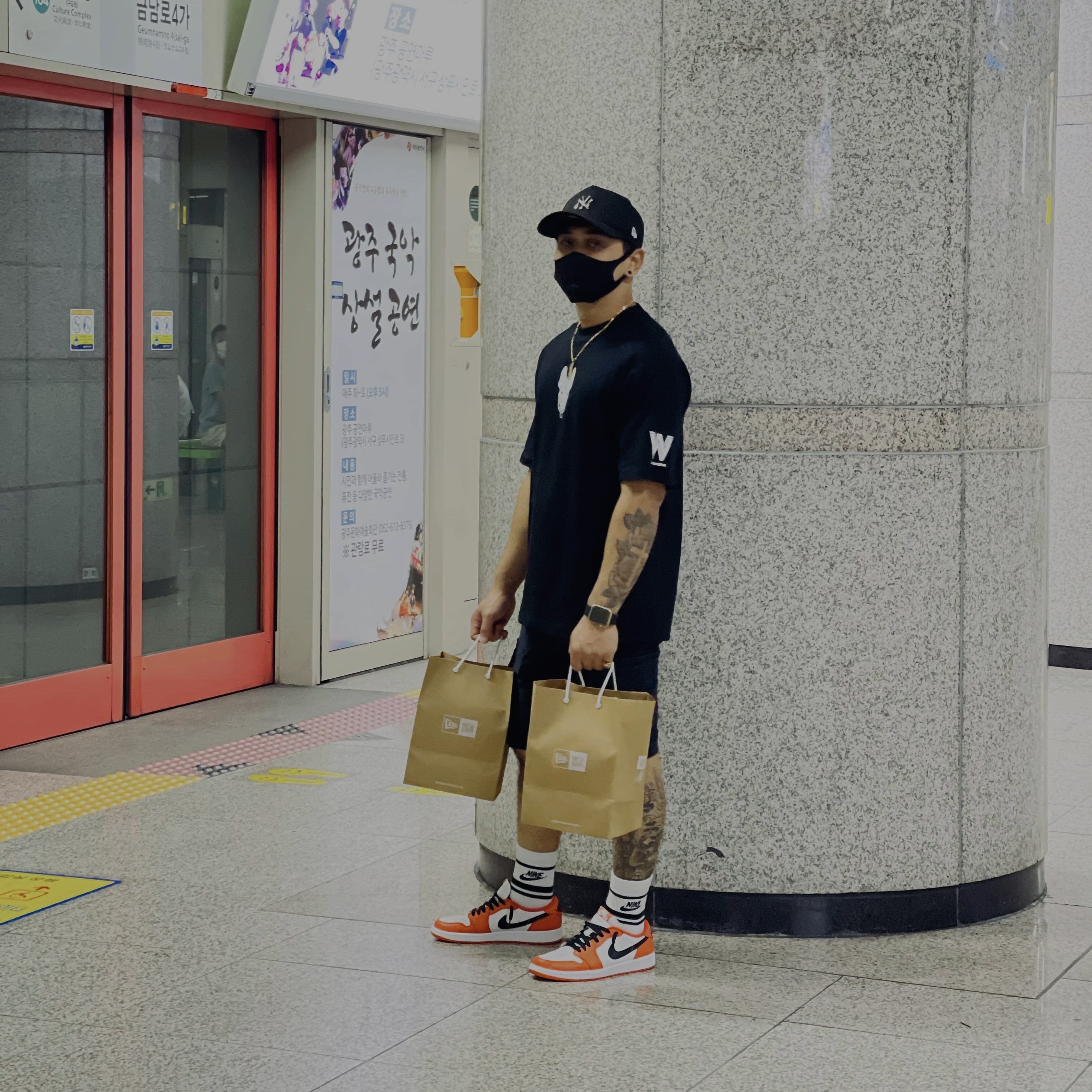 Jordan 1 Low OG Starfish 착용 스타일